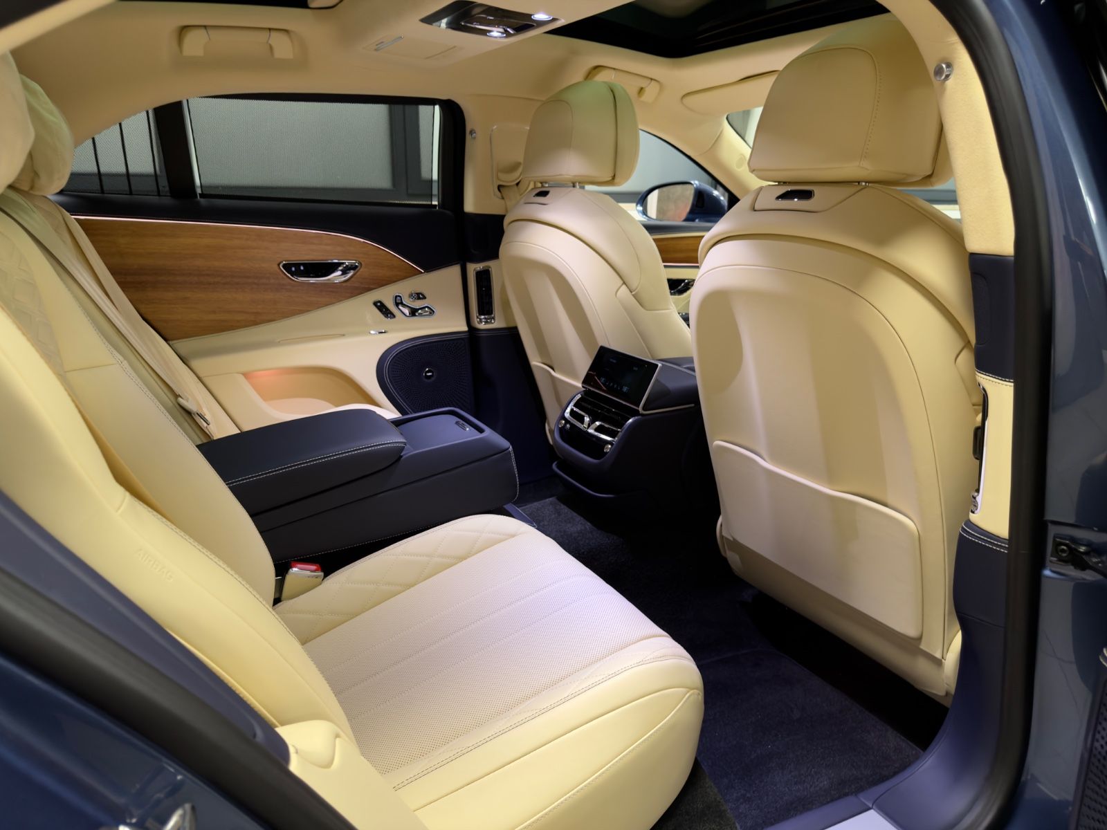 Fahrzeugabbildung Bentley FLYING SPUR SPEED W12 MULLINER CARBON FULLOPTION