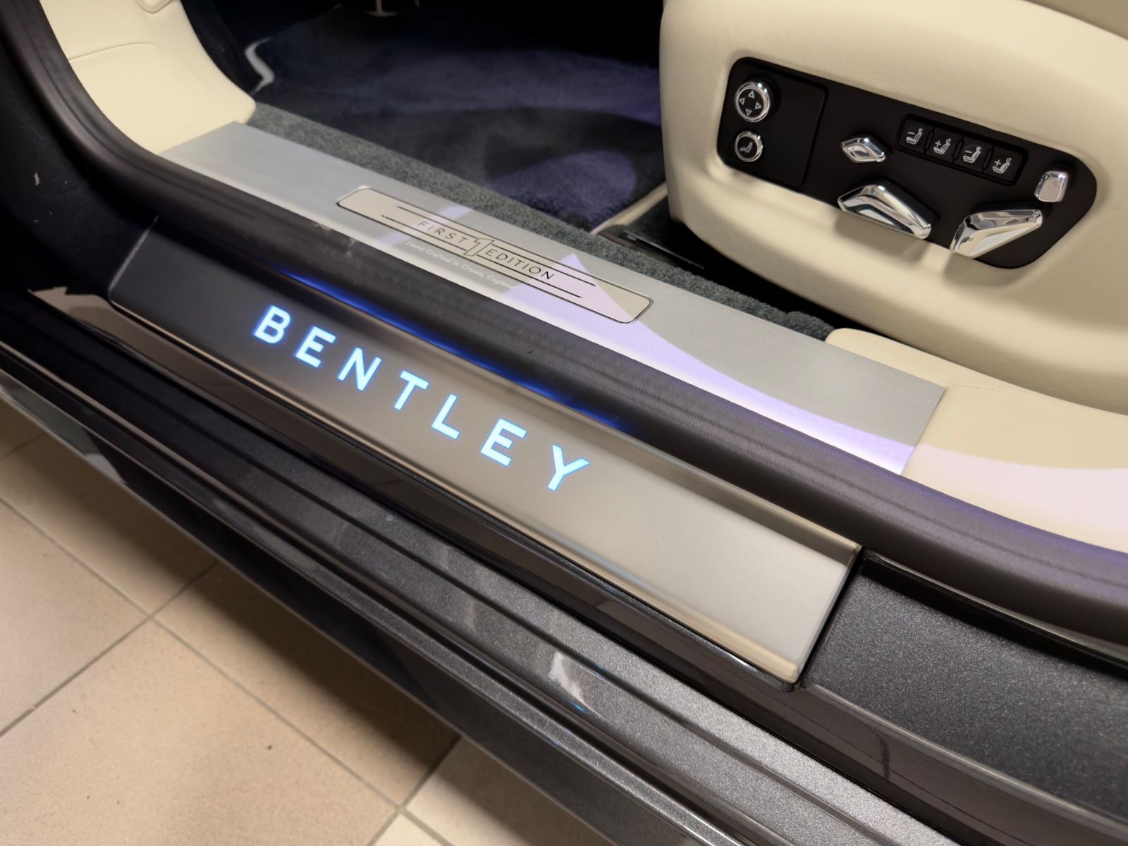 Fahrzeugabbildung Bentley FLYING SPUR SPEED FIRST EDITION BUSINESS 4SEAT!