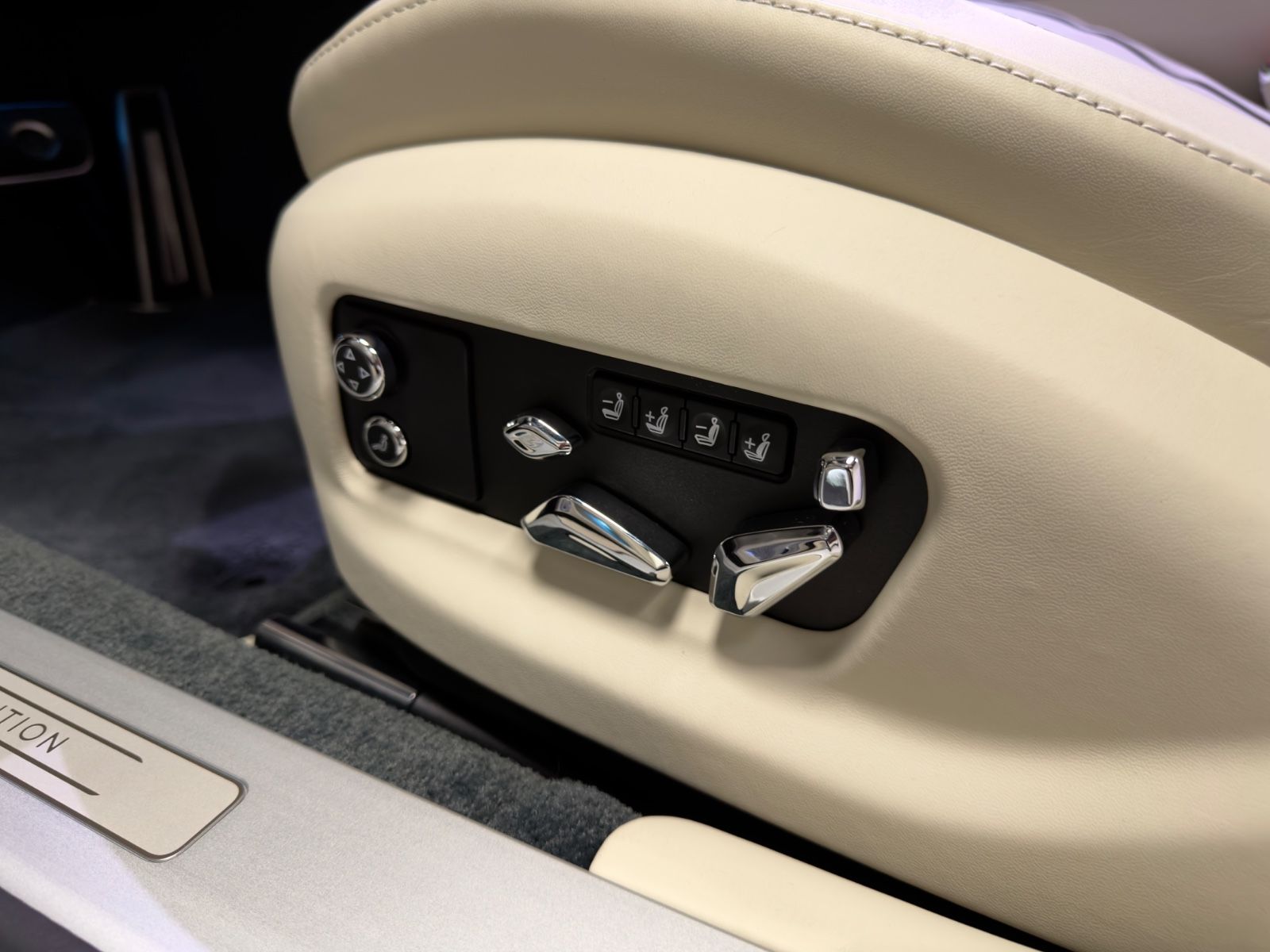 Fahrzeugabbildung Bentley FLYING SPUR SPEED FIRST EDITION BUSINESS 4SEAT!