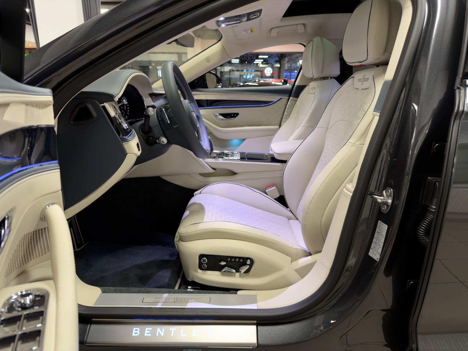 Fahrzeugabbildung Bentley FLYING SPUR SPEED FIRST EDITION BUSINESS 4SEAT!