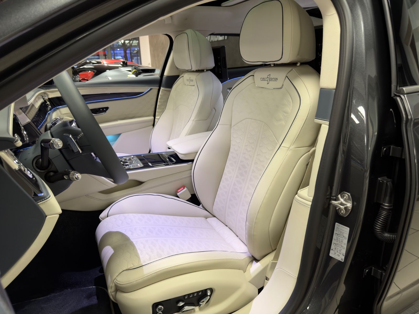 Fahrzeugabbildung Bentley FLYING SPUR SPEED FIRST EDITION BUSINESS 4SEAT!