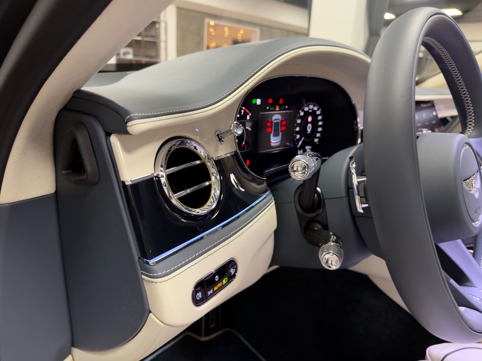 Fahrzeugabbildung Bentley FLYING SPUR SPEED FIRST EDITION BUSINESS 4SEAT!