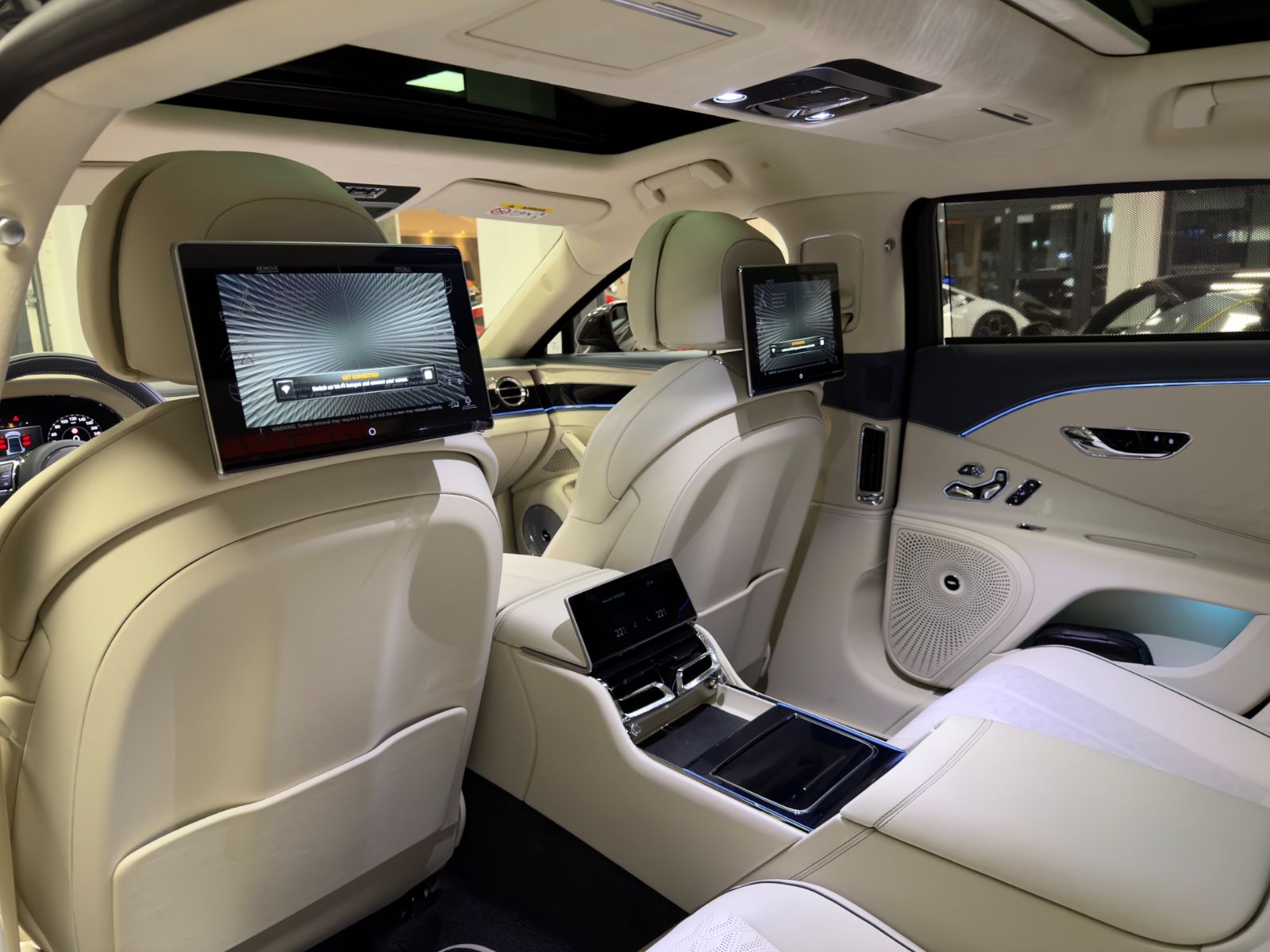 Fahrzeugabbildung Bentley FLYING SPUR SPEED FIRST EDITION BUSINESS 4SEAT!