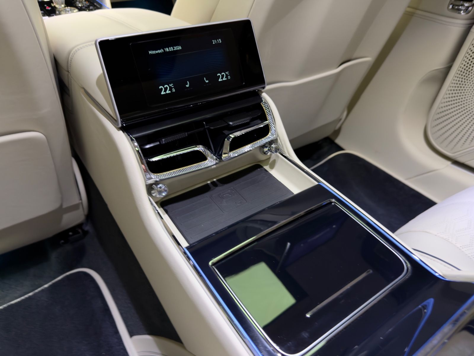 Fahrzeugabbildung Bentley FLYING SPUR SPEED FIRST EDITION BUSINESS 4SEAT!