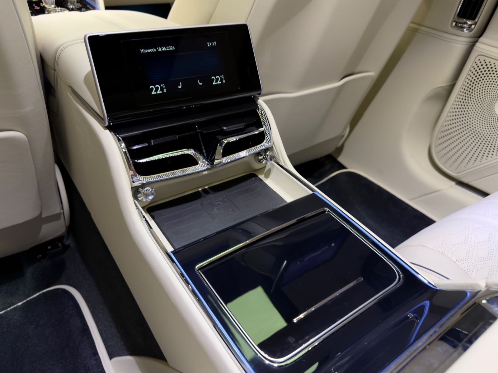 Fahrzeugabbildung Bentley FLYING SPUR SPEED FIRST EDITION BUSINESS 4SEAT!