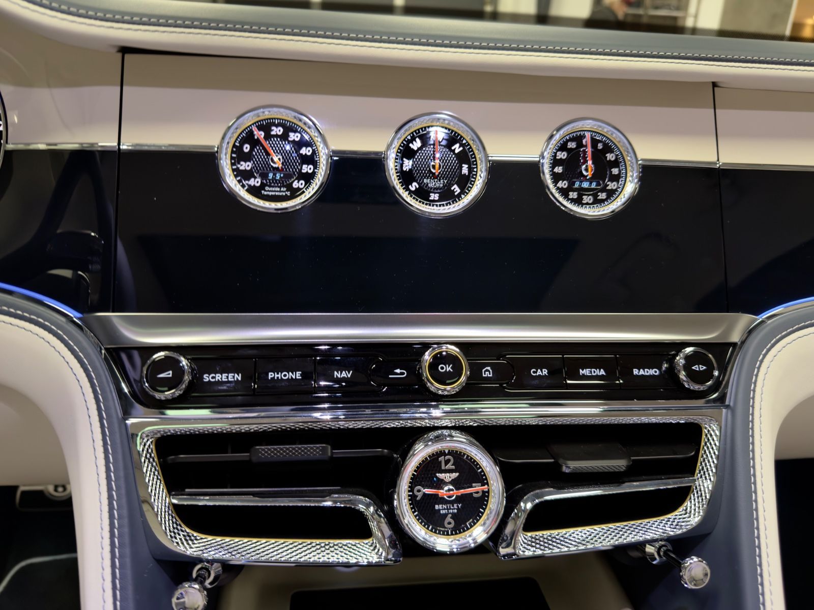 Fahrzeugabbildung Bentley FLYING SPUR SPEED FIRST EDITION BUSINESS 4SEAT!