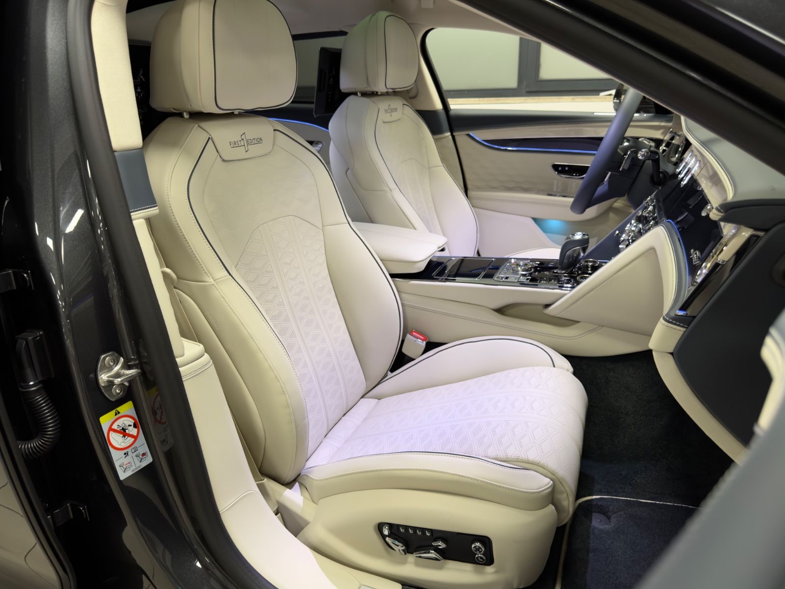 Fahrzeugabbildung Bentley FLYING SPUR SPEED FIRST EDITION BUSINESS 4SEAT!