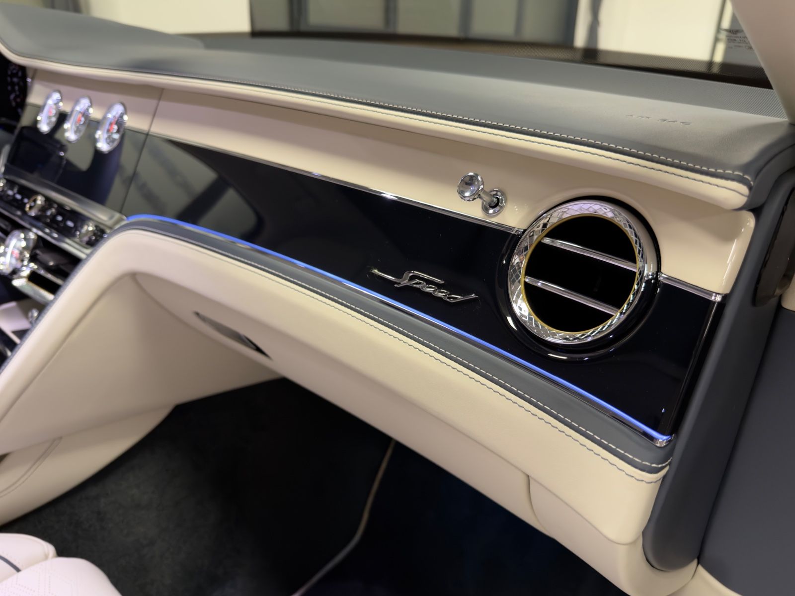 Fahrzeugabbildung Bentley FLYING SPUR SPEED FIRST EDITION BUSINESS 4SEAT!