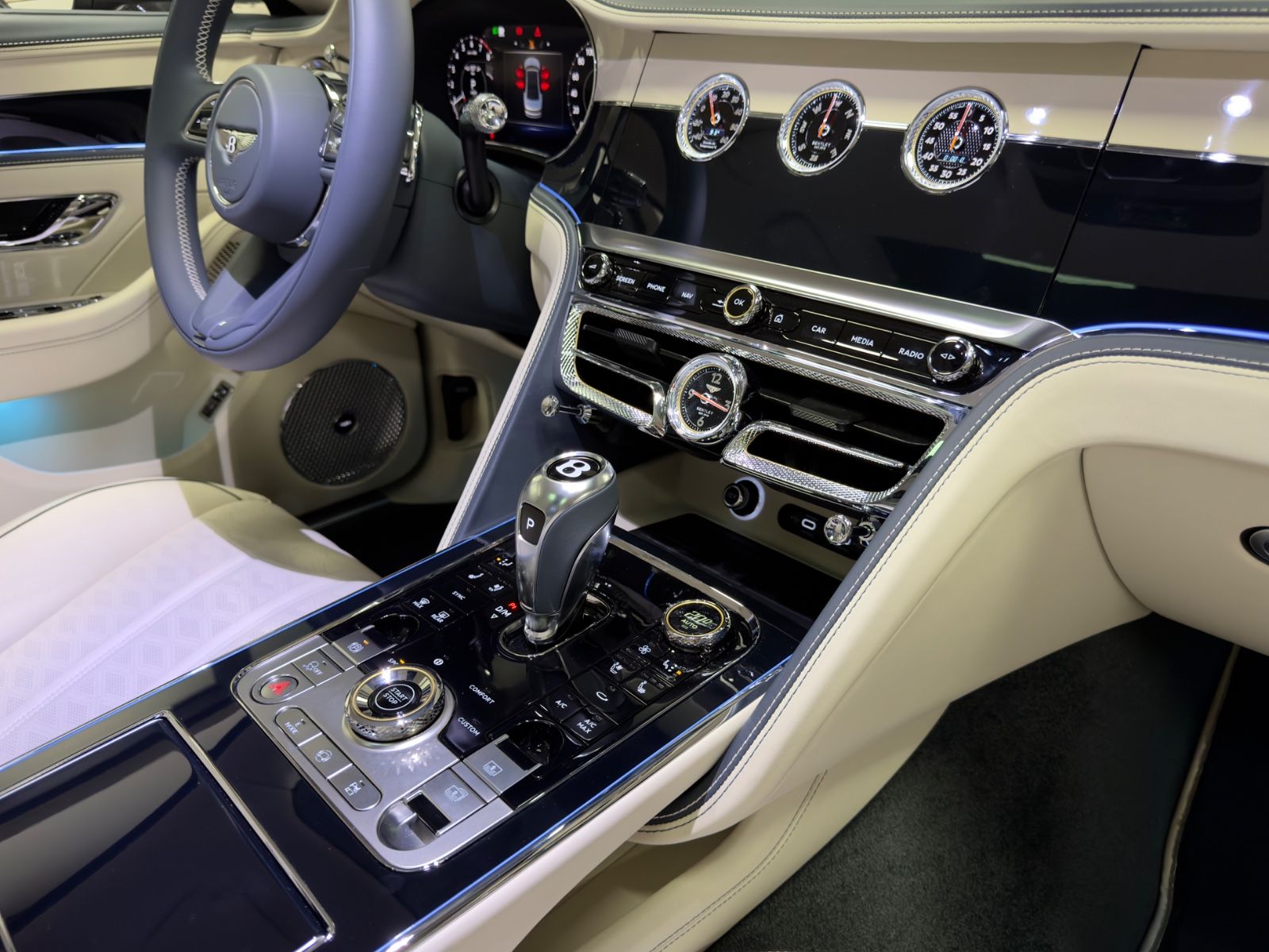 Fahrzeugabbildung Bentley FLYING SPUR SPEED FIRST EDITION BUSINESS 4SEAT!