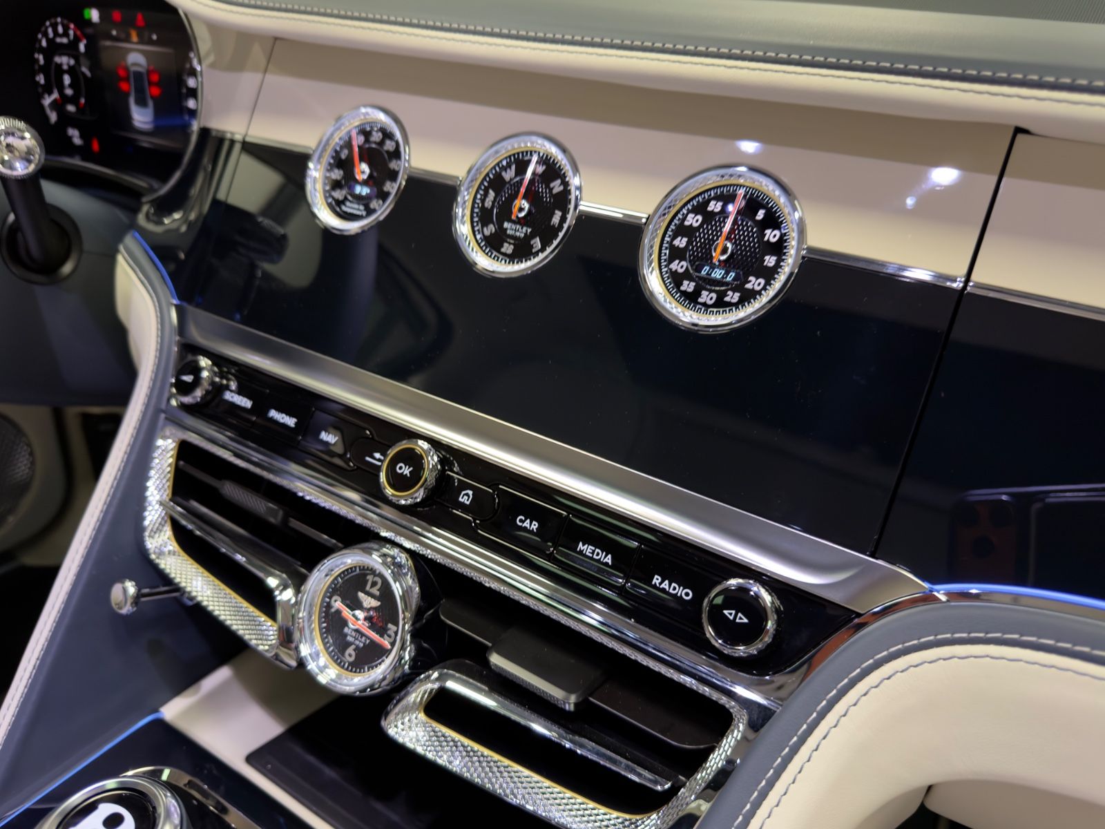 Fahrzeugabbildung Bentley FLYING SPUR SPEED FIRST EDITION BUSINESS 4SEAT!