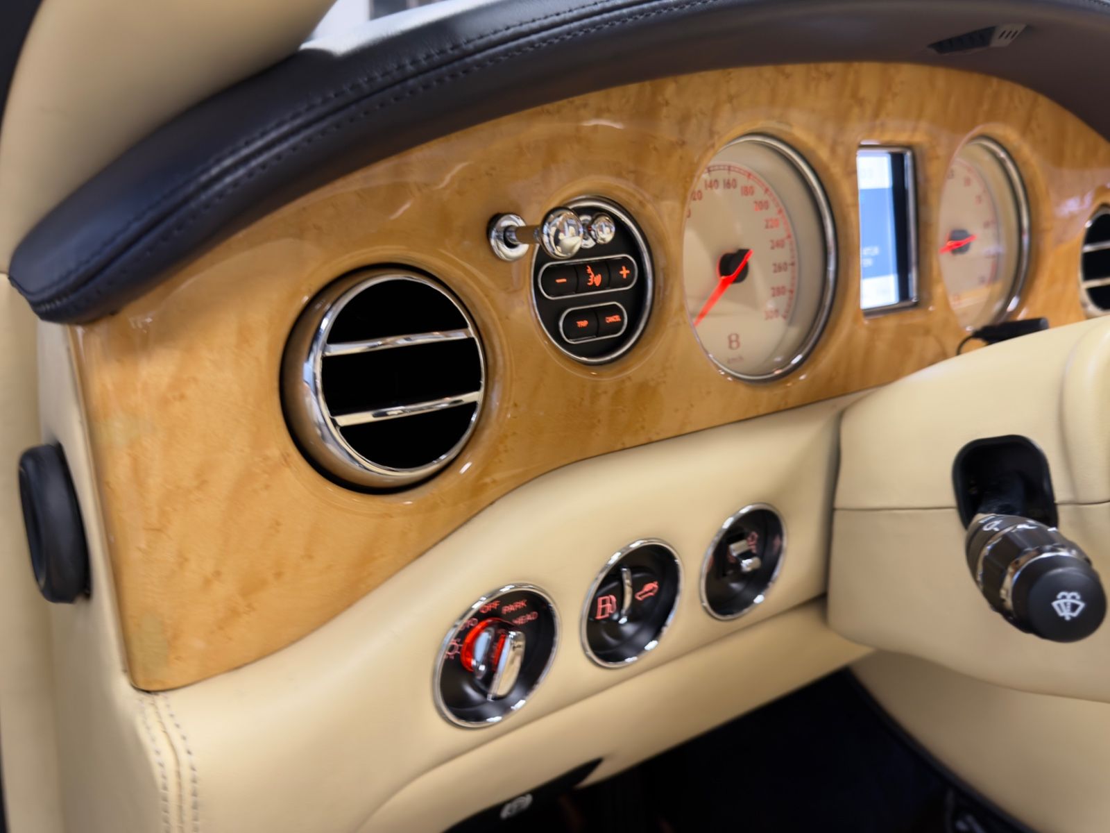 Fahrzeugabbildung Bentley AZURE CABRIO ONE OF ONE 29800KM SAMMLER TRAUM!!!