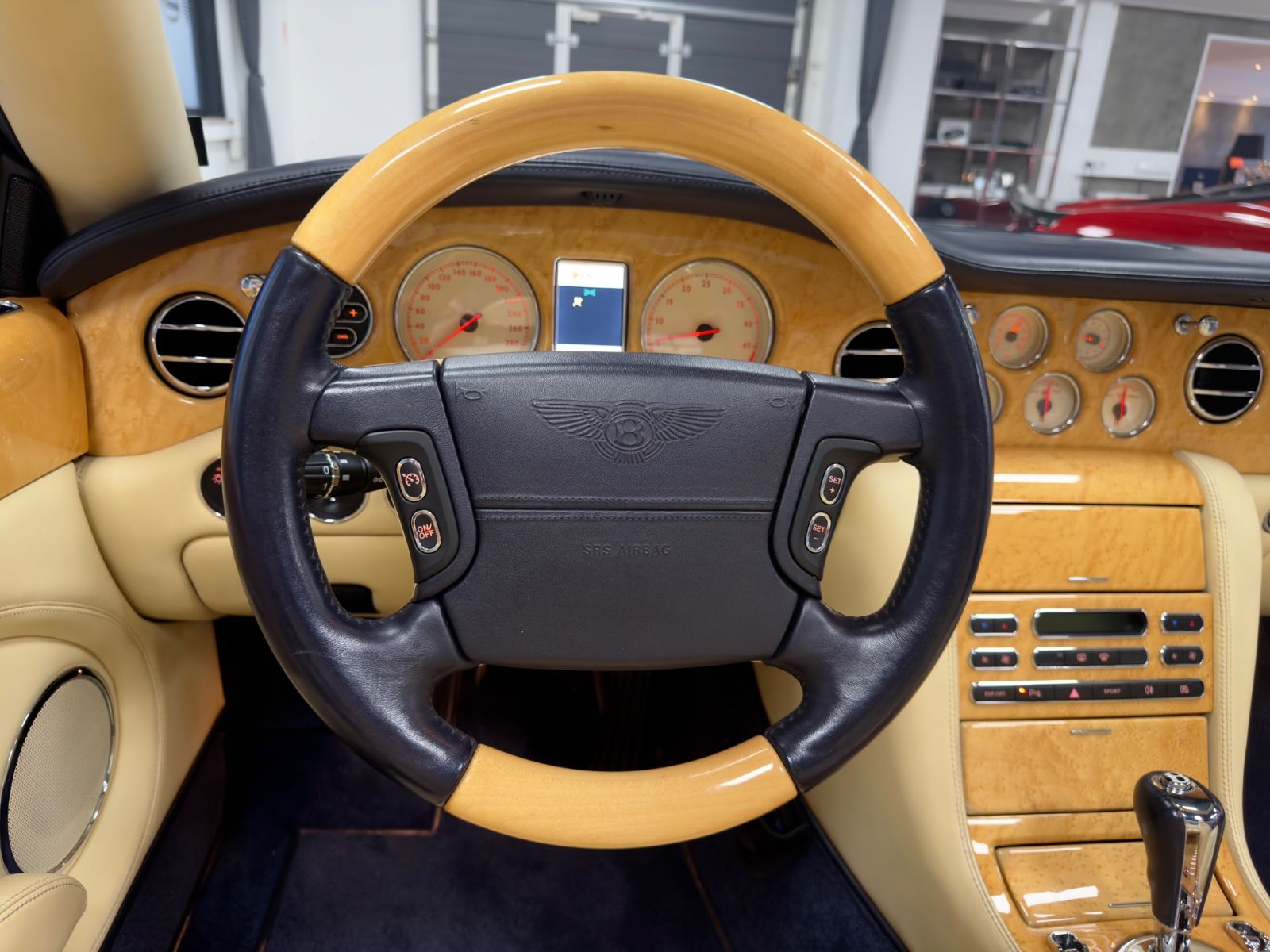 Fahrzeugabbildung Bentley AZURE CABRIO ONE OF ONE 29800KM SAMMLER TRAUM!!!