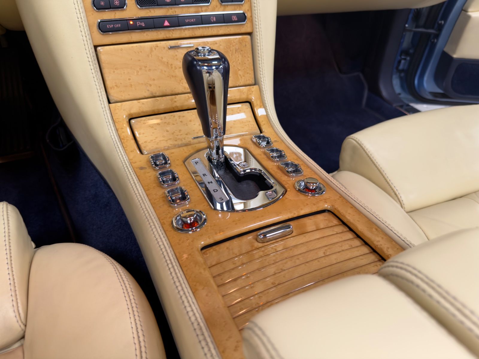 Fahrzeugabbildung Bentley AZURE CABRIO ONE OF ONE 29800KM SAMMLER TRAUM!!!