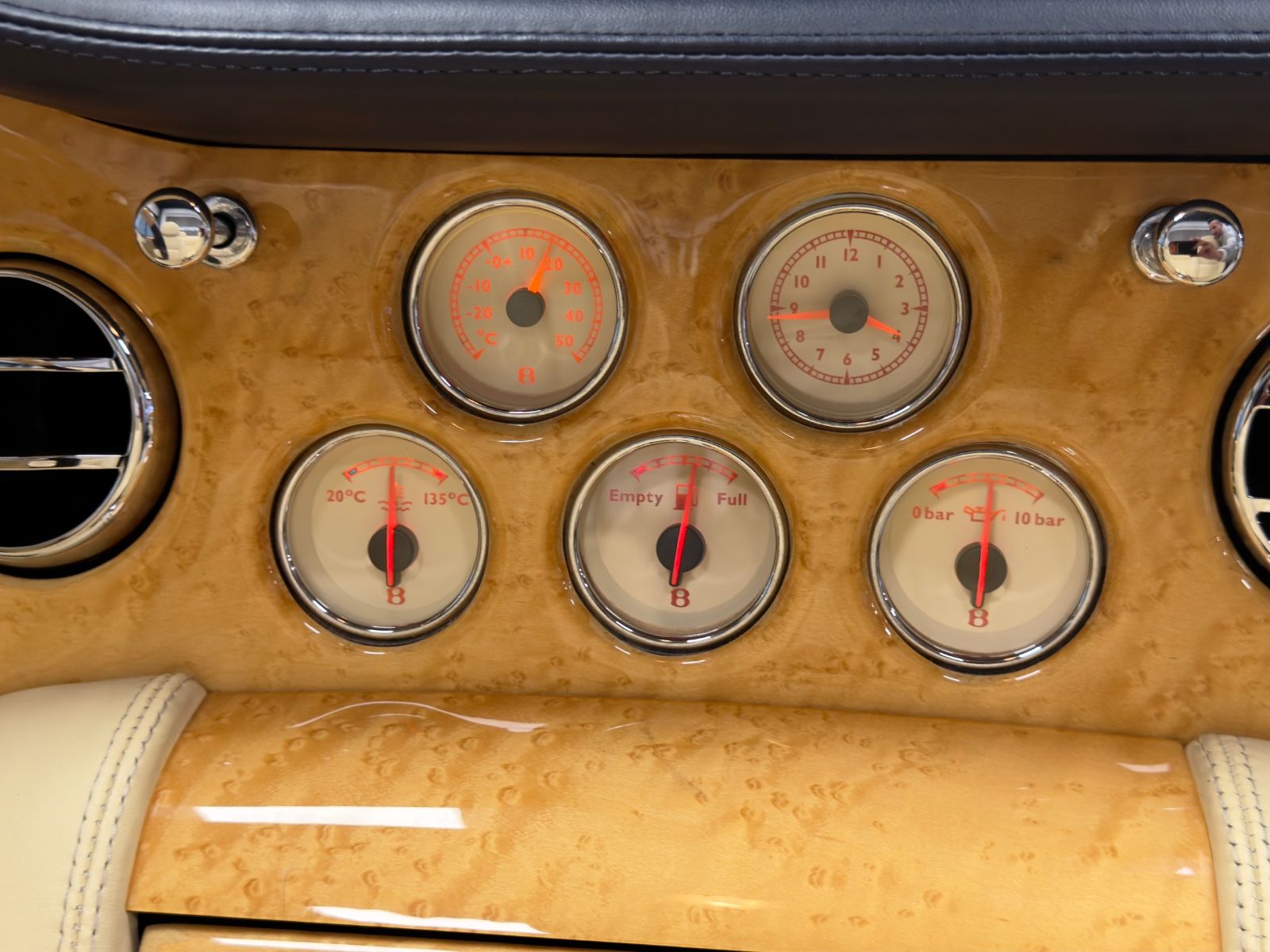 Fahrzeugabbildung Bentley AZURE CABRIO ONE OF ONE 29800KM SAMMLER TRAUM!!!