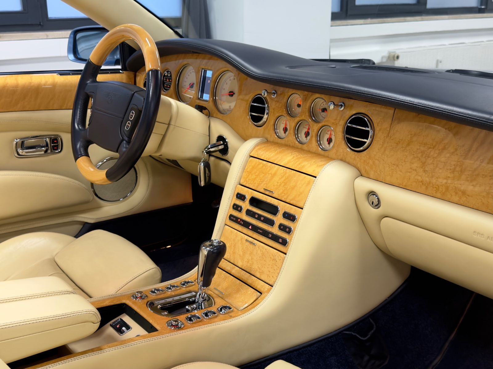 Fahrzeugabbildung Bentley AZURE CABRIO ONE OF ONE 29800KM SAMMLER TRAUM!!!