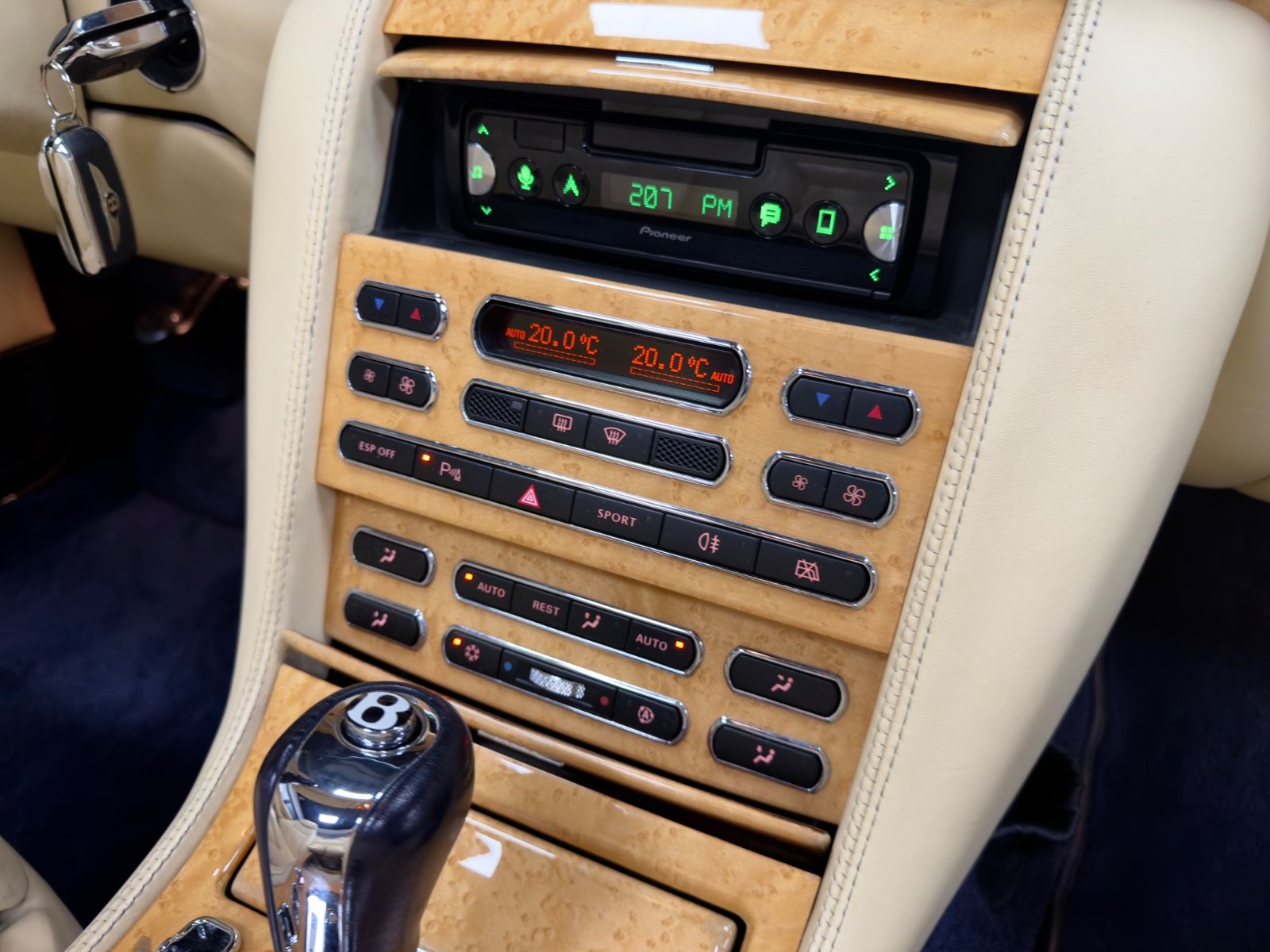 Fahrzeugabbildung Bentley AZURE CABRIO ONE OF ONE 29800KM SAMMLER TRAUM!!!