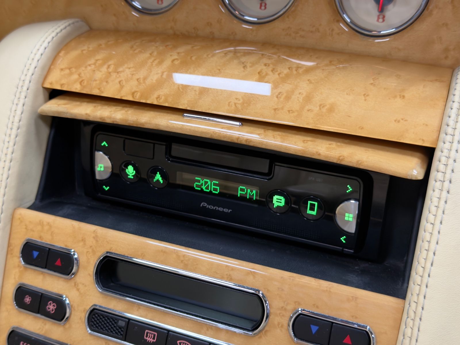 Fahrzeugabbildung Bentley AZURE CABRIO ONE OF ONE 29800KM SAMMLER TRAUM!!!