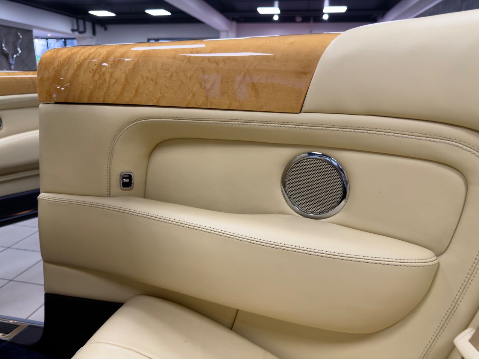 Fahrzeugabbildung Bentley AZURE CABRIO ONE OF ONE 29800KM SAMMLER TRAUM!!!