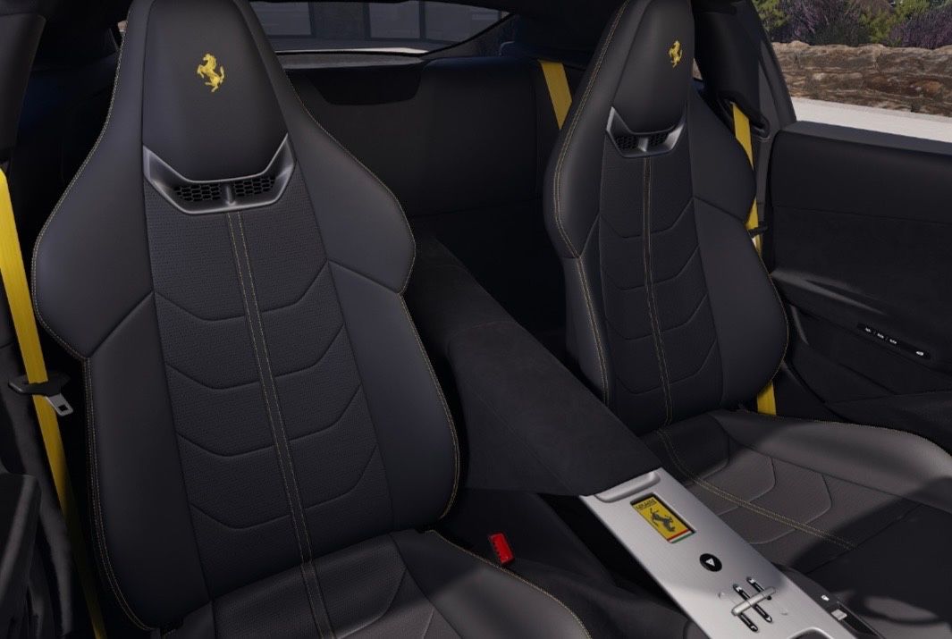 Fahrzeugabbildung Ferrari Andere AMALFI CARBON MASSAGE PDISPLAY PR26 READY