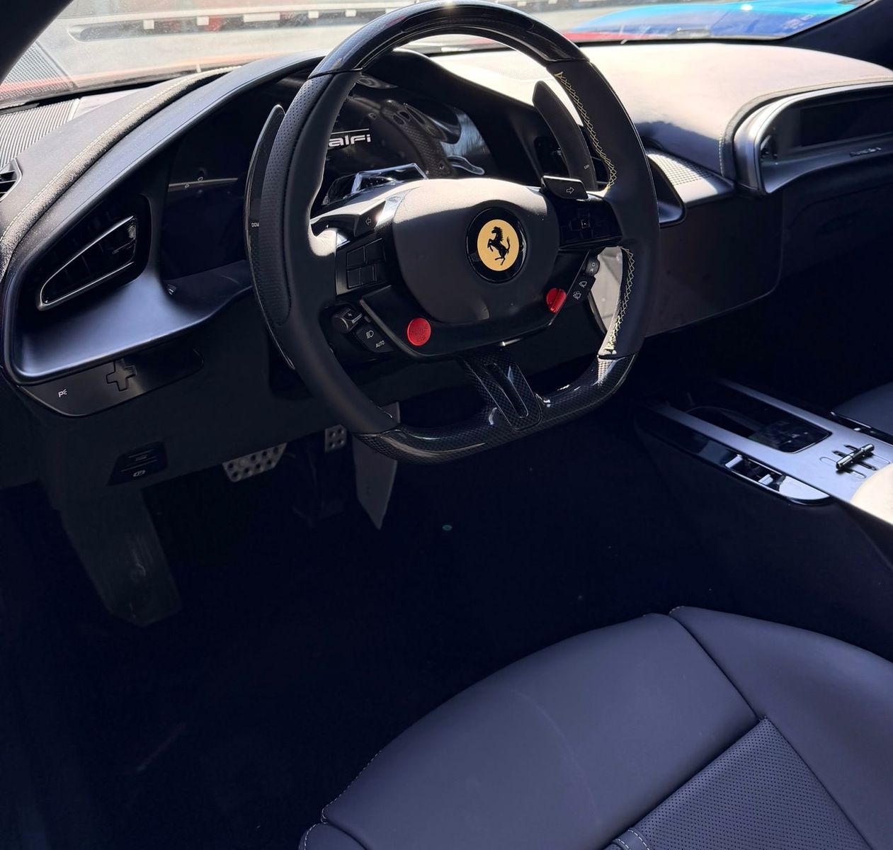 Fahrzeugabbildung Ferrari Andere AMALFI CARBON MASSAGE PDISPLAY PR26 READY