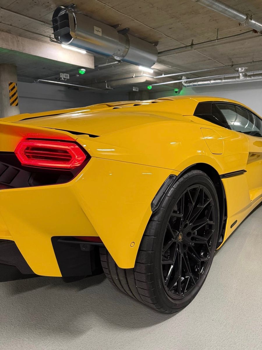 Fahrzeugabbildung Lamborghini TEMERARIO GIALLO CARBON INT&EXT LIFT MY26 NEWCAR
