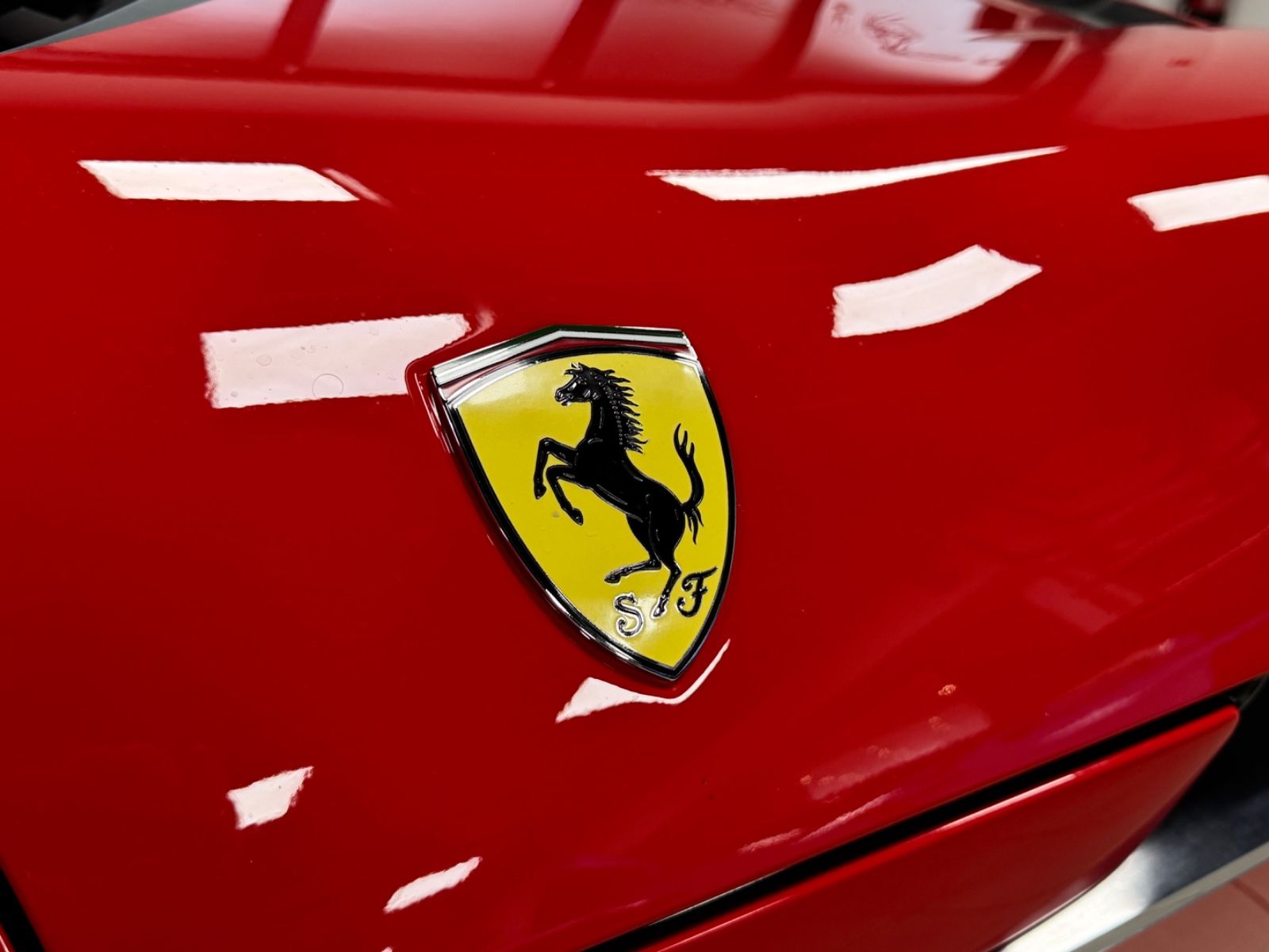 Fahrzeugabbildung Ferrari 12 Cilindri COUPE CARBON EXT&INT CARBONSEAT FULL