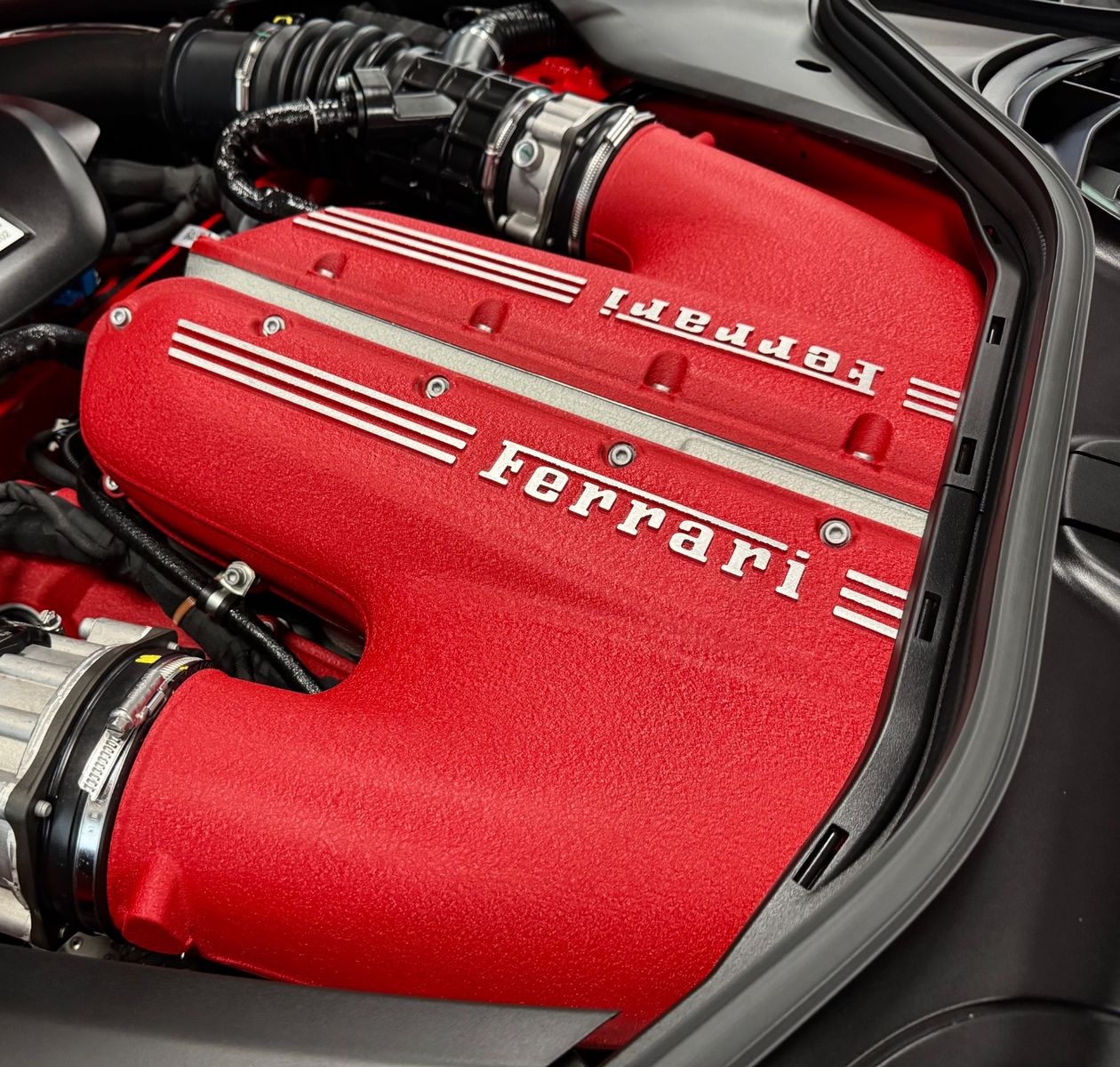 Fahrzeugabbildung Ferrari 12 Cilindri COUPE CARBON EXT&INT CARBONSEAT FULL