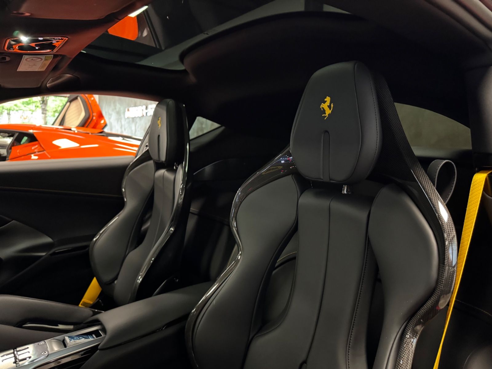 Fahrzeugabbildung Ferrari 12 Cilindri COUPE CARBON EXT&INT CARBONSEAT FULL