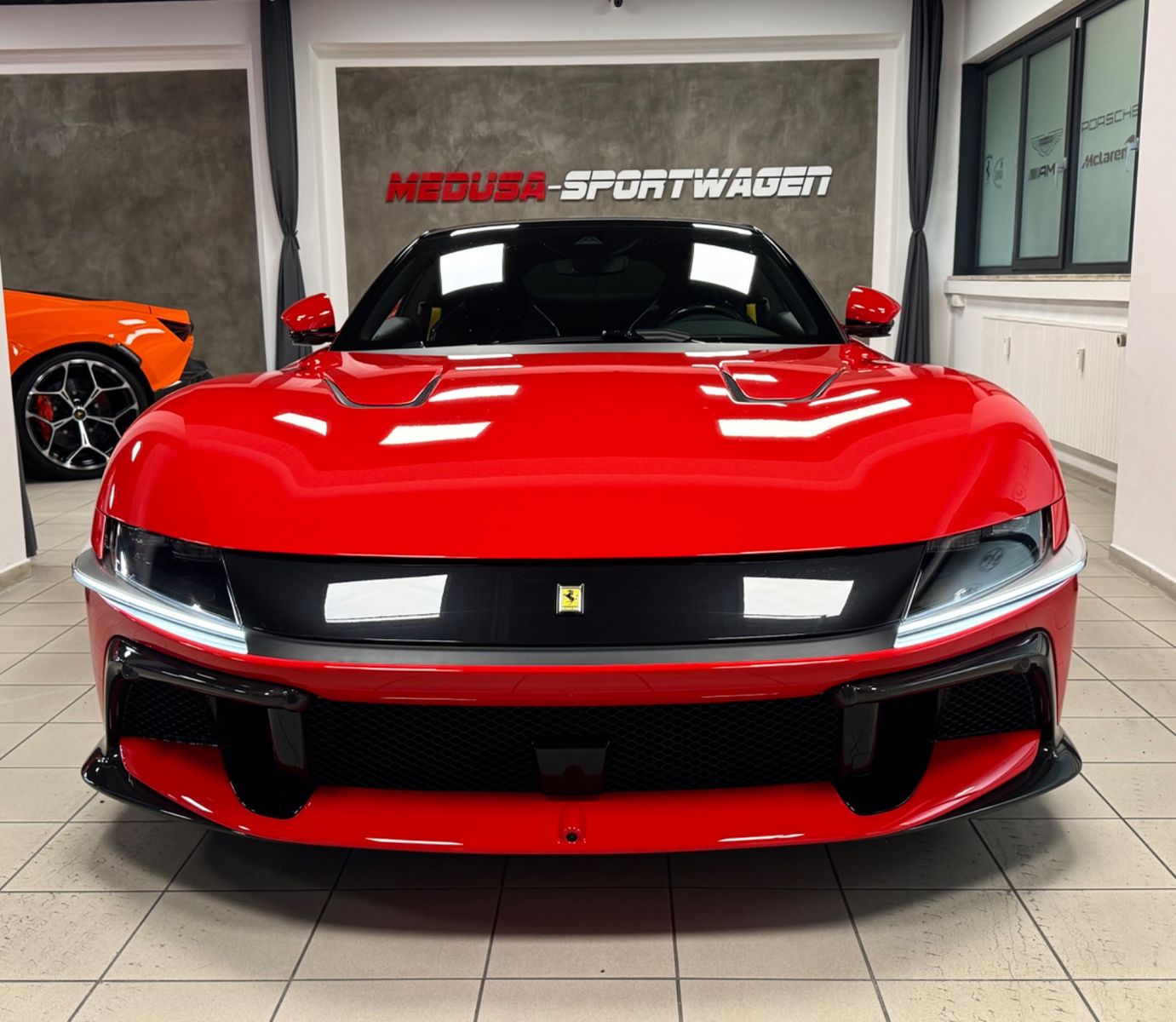 Fahrzeugabbildung Ferrari 12 Cilindri COUPE CARBON EXT&INT CARBONSEAT FULL