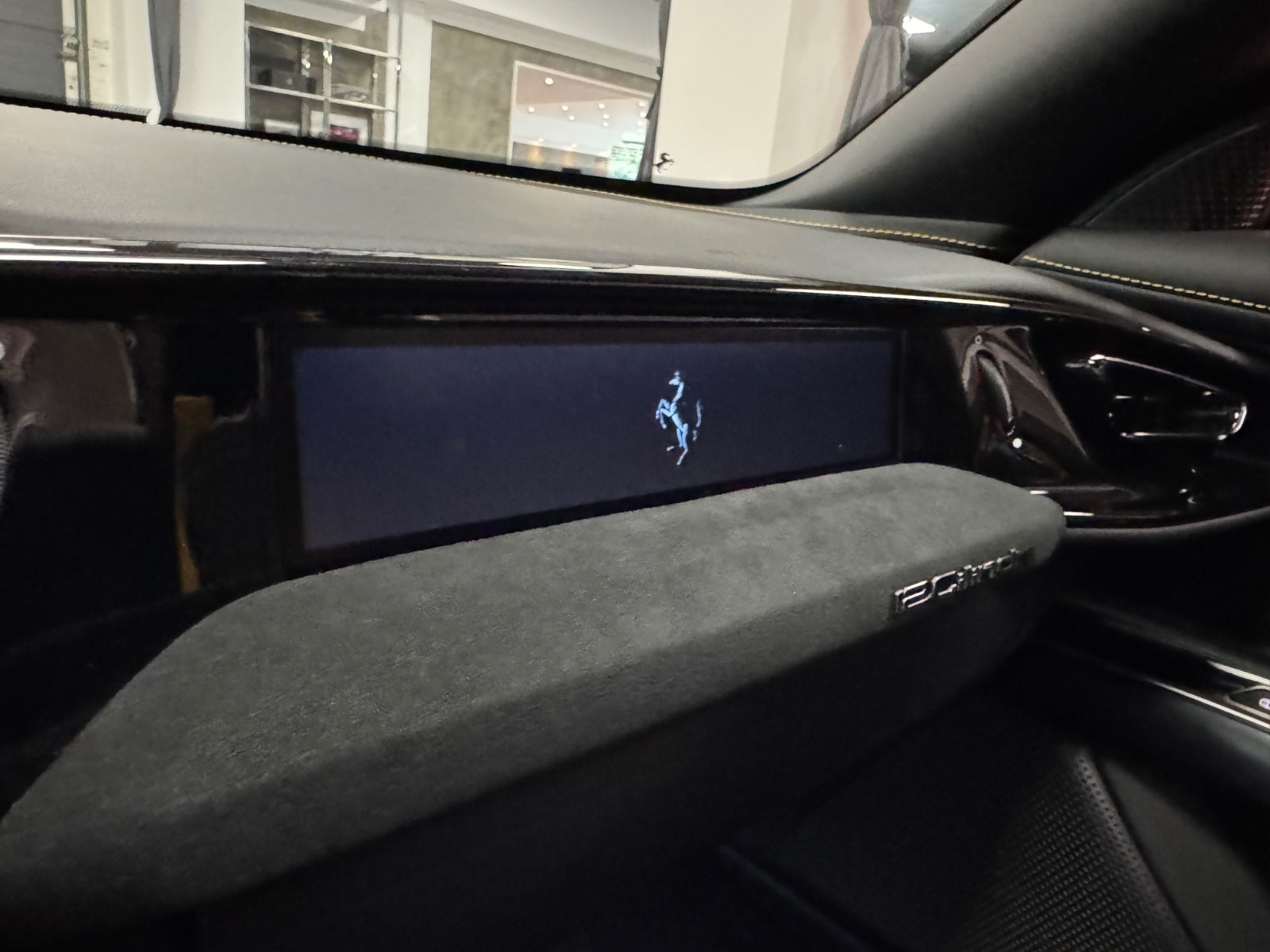 Fahrzeugabbildung Ferrari 12 Cilindri COUPE CARBON EXT&INT CARBONSEAT FULL