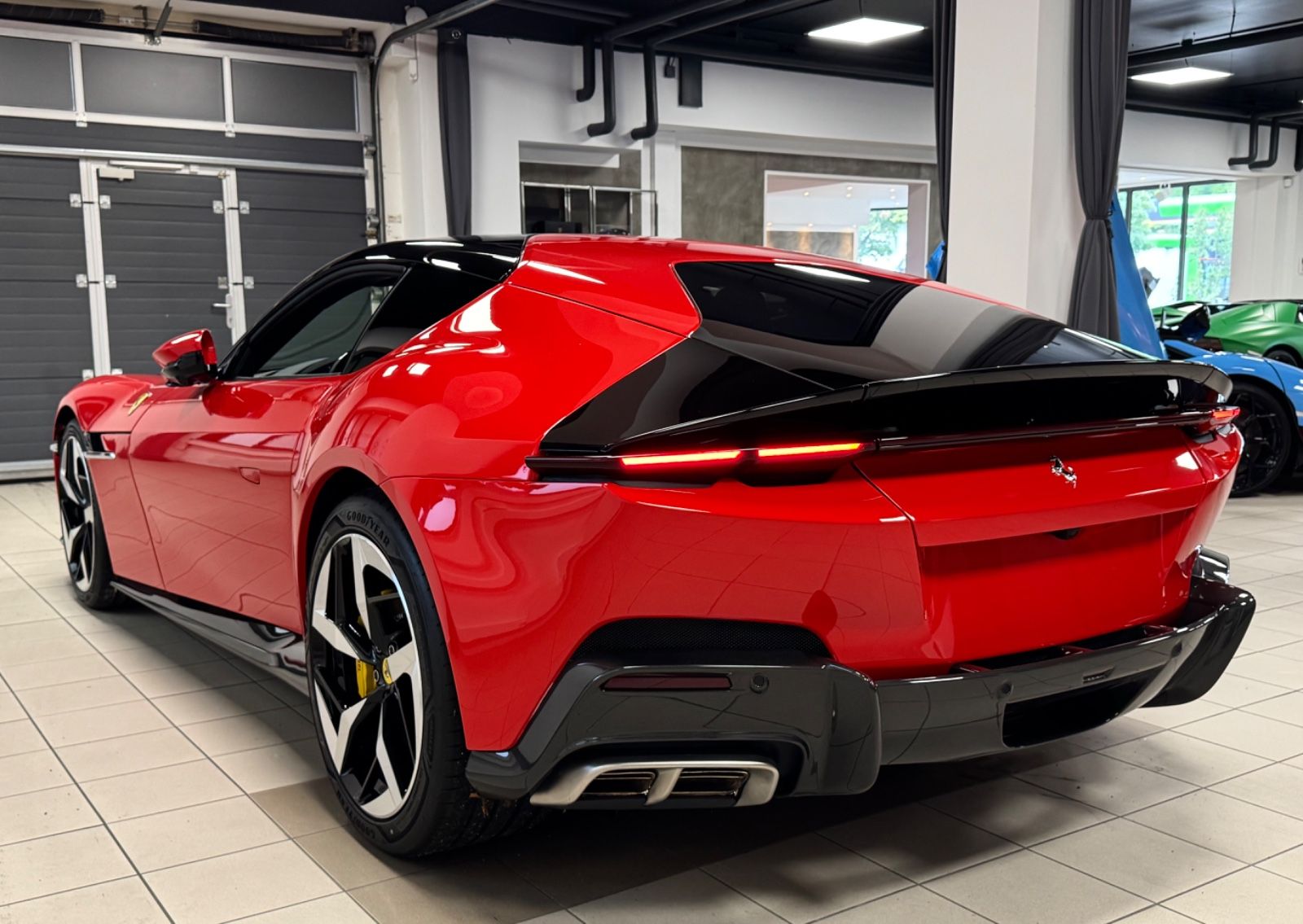 Fahrzeugabbildung Ferrari 12 Cilindri COUPE CARBON EXT&INT CARBONSEAT FULL