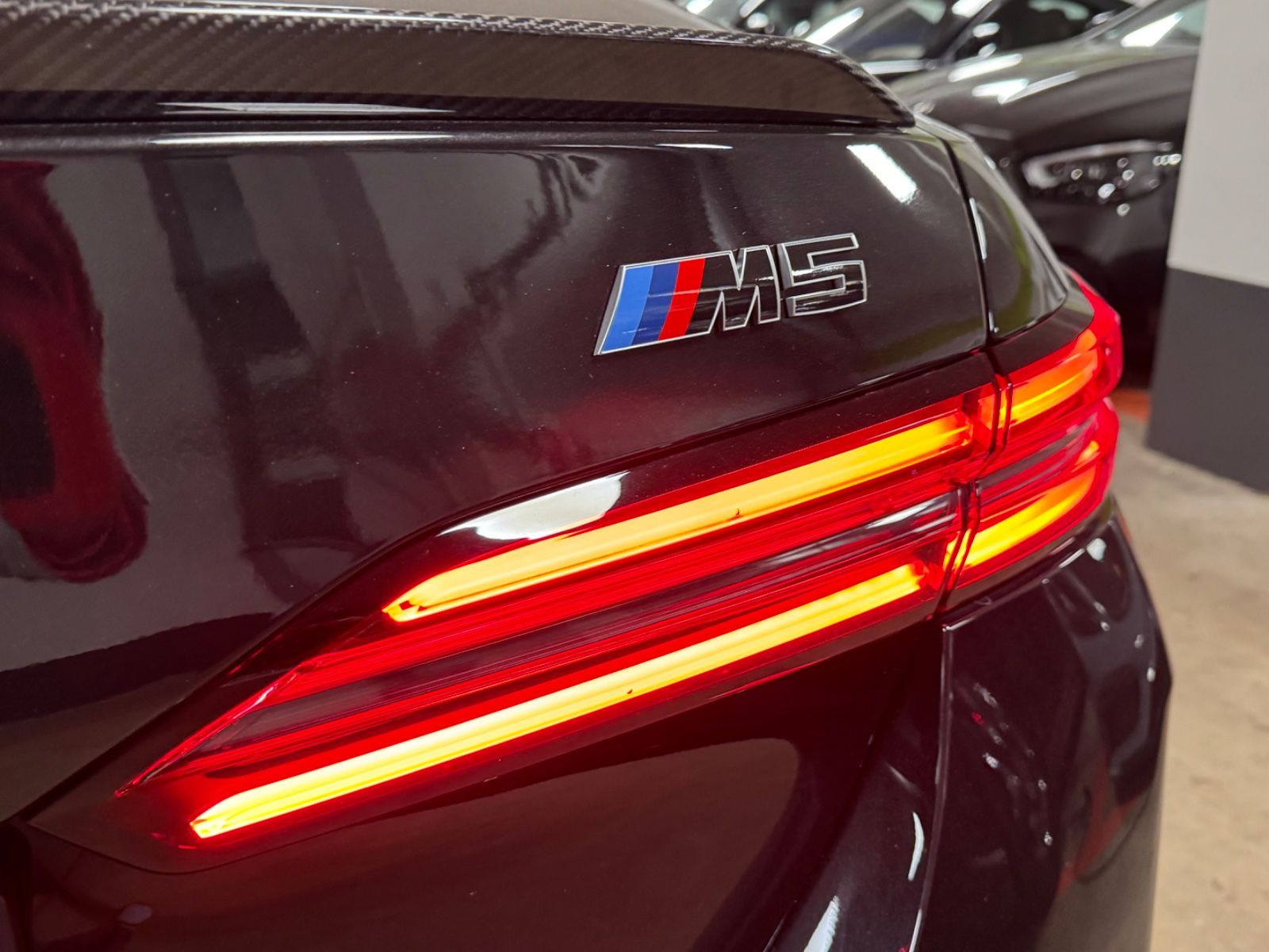 Fahrzeugabbildung BMW M5 ULTIMATE CERAMIC CARBON-INT&EXT B&W FULLOPT!