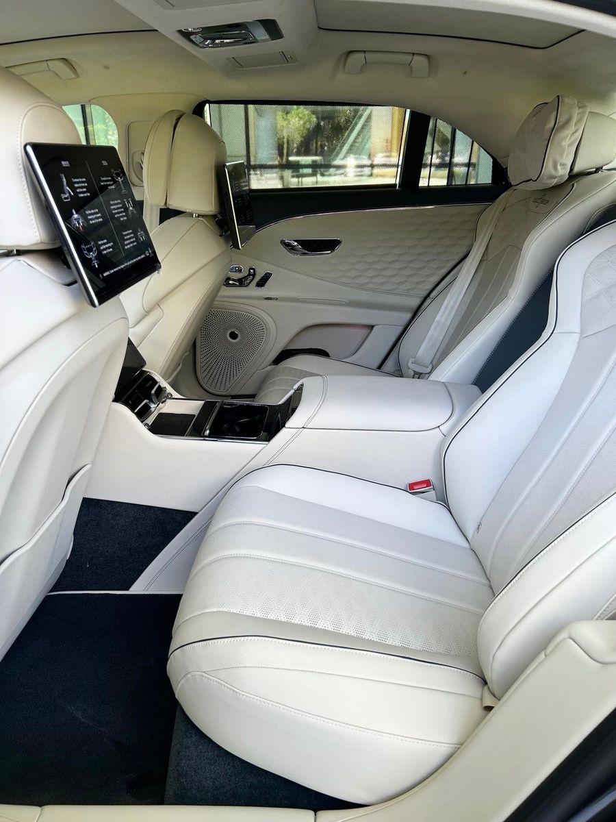 Fahrzeugabbildung Bentley FLYING SPUR SPEED FIRST EDITION BUSINESS 4SEAT!