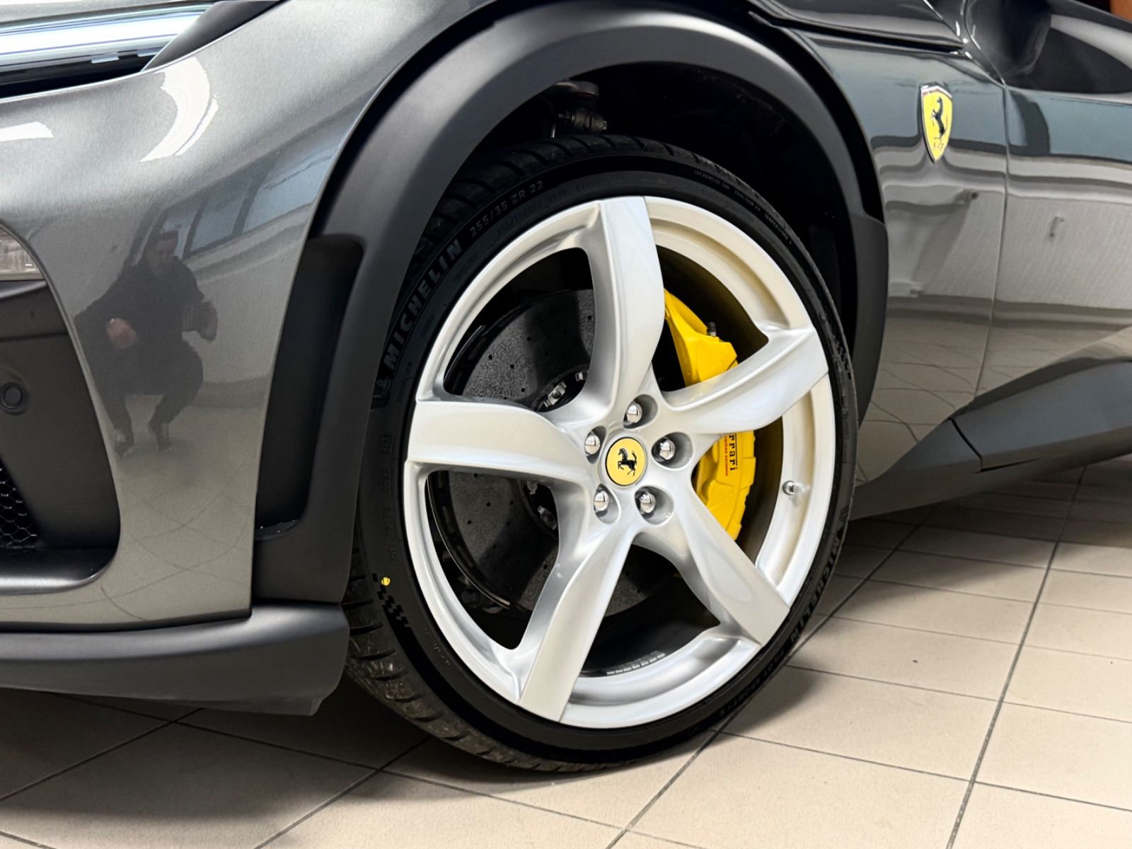 Fahrzeugabbildung Ferrari PUROSANGUE CARBON MASSAGE PANO PR26 LIFT READY!