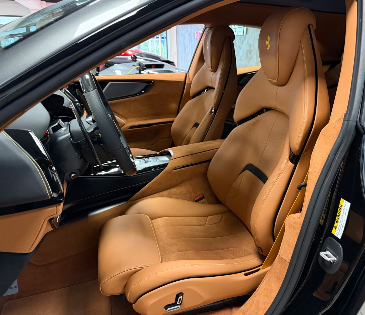 Fahrzeugabbildung Ferrari PUROSANGUE CARBON MASSAGE PANO PR26 LIFT READY!