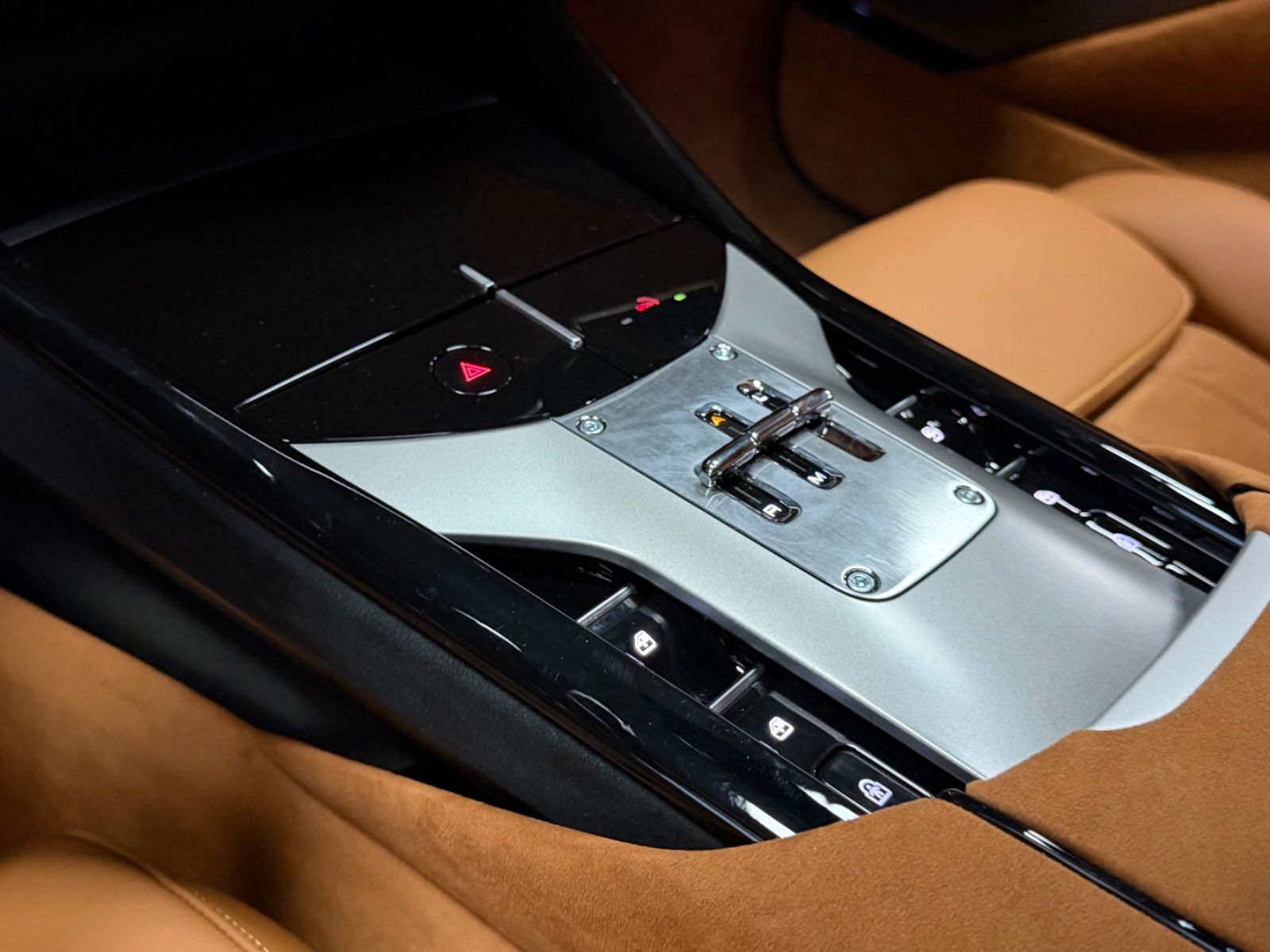 Fahrzeugabbildung Ferrari PUROSANGUE CARBON MASSAGE PANO PR26 LIFT READY!