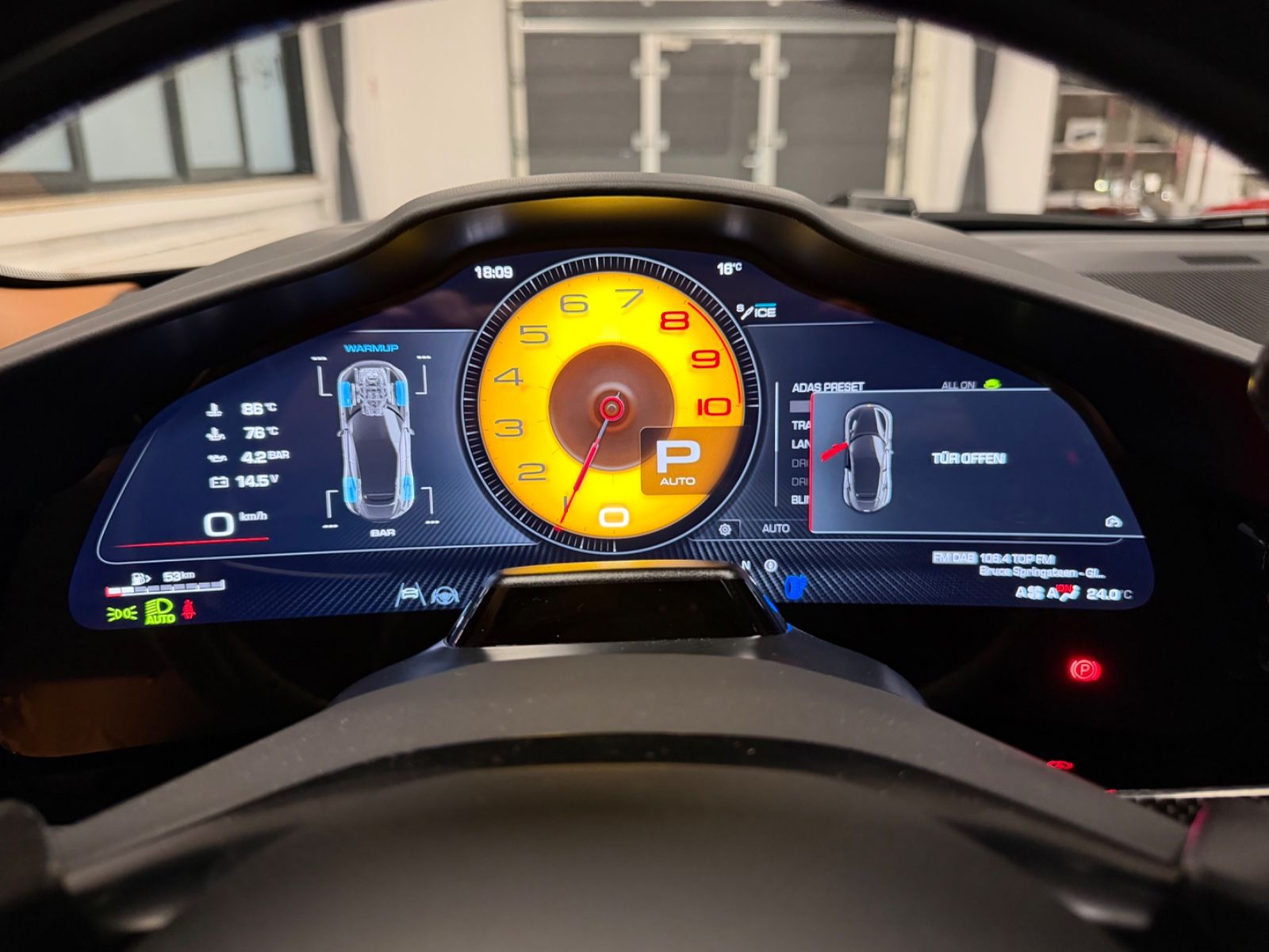 Fahrzeugabbildung Ferrari PUROSANGUE CARBON MASSAGE PANO PR26 LIFT READY!