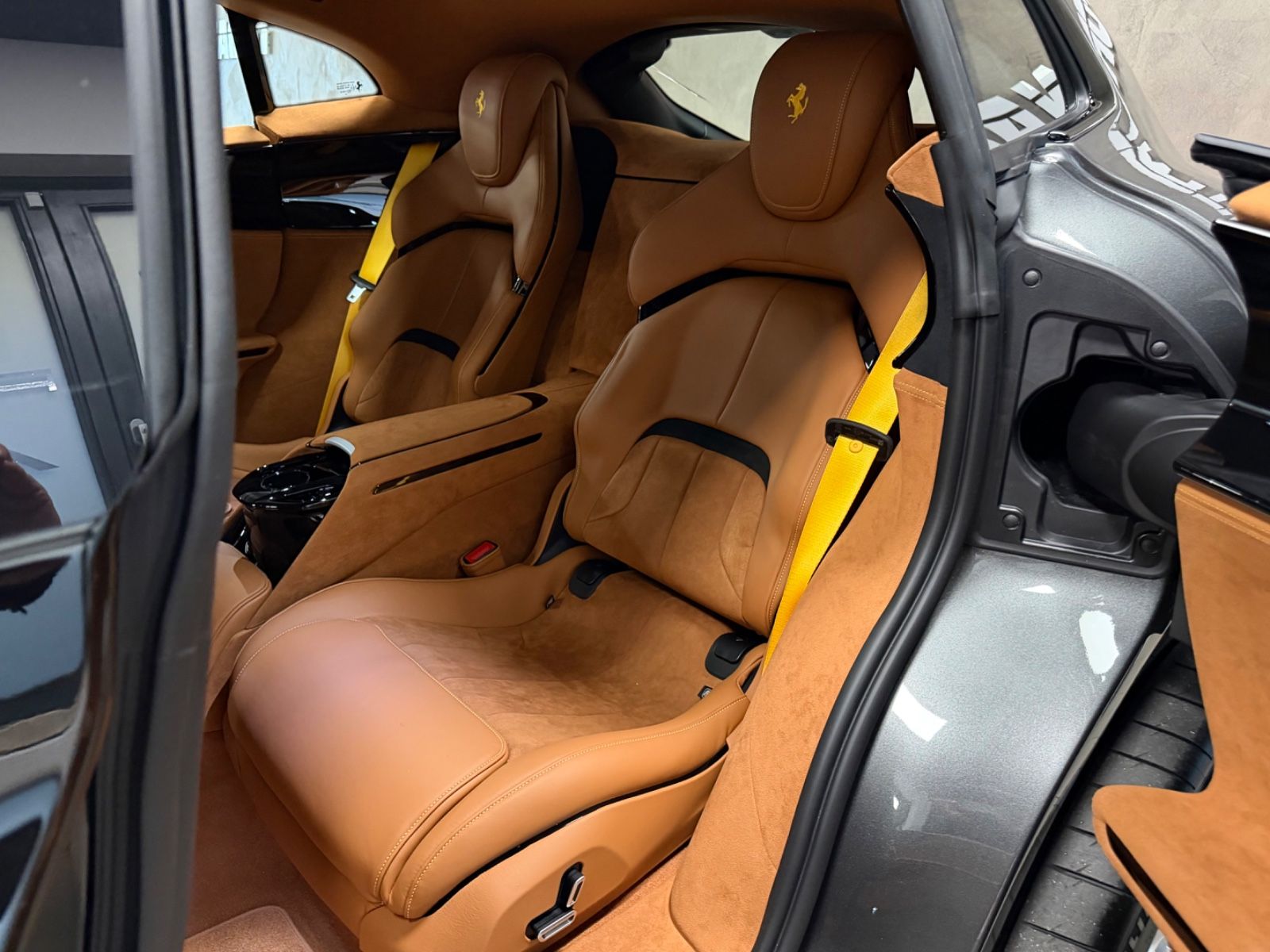 Fahrzeugabbildung Ferrari PUROSANGUE CARBON MASSAGE PANO PR26 LIFT READY!