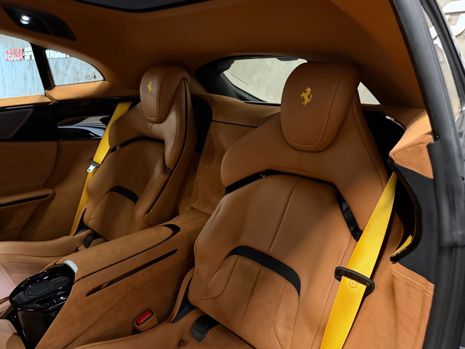 Fahrzeugabbildung Ferrari PUROSANGUE CARBON MASSAGE PANO PR26 LIFT READY!