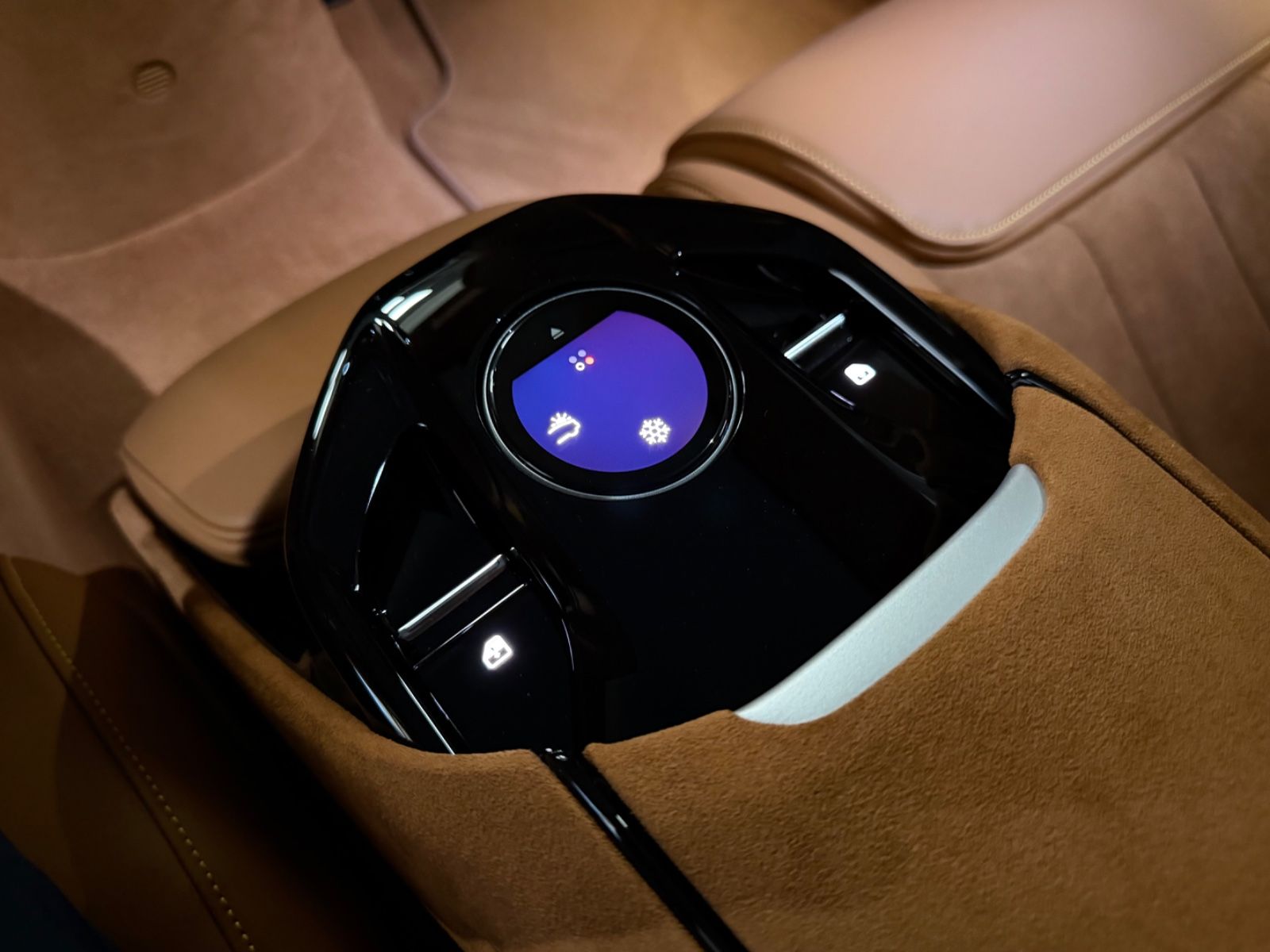 Fahrzeugabbildung Ferrari PUROSANGUE CARBON MASSAGE PANO PR26 LIFT READY!