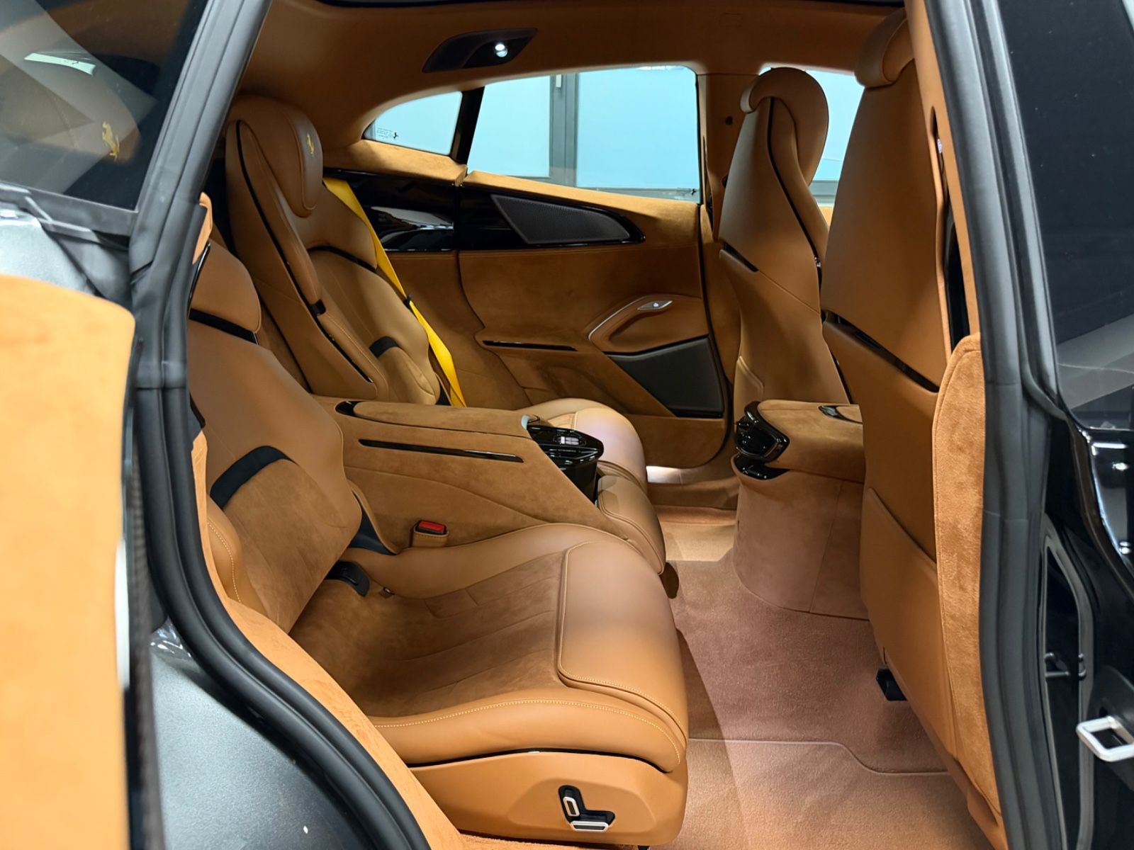 Fahrzeugabbildung Ferrari PUROSANGUE CARBON MASSAGE PANO PR26 LIFT READY!