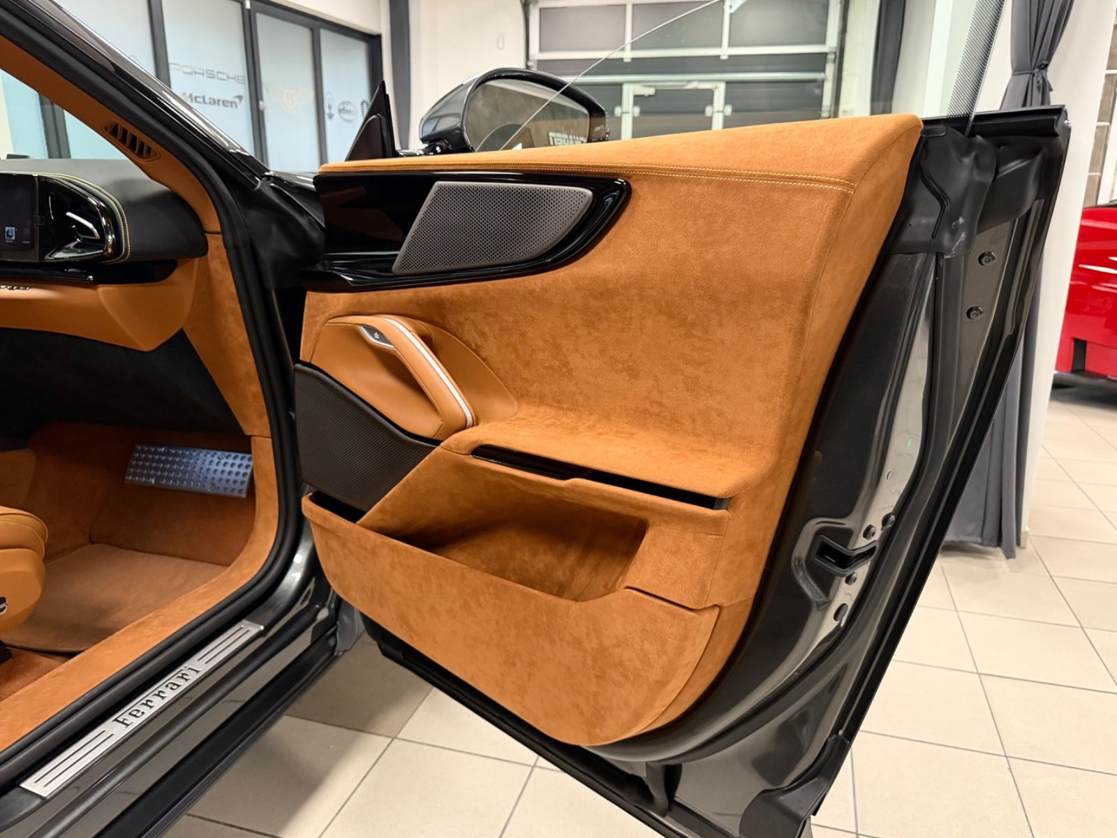 Fahrzeugabbildung Ferrari PUROSANGUE CARBON MASSAGE PANO PR26 LIFT READY!