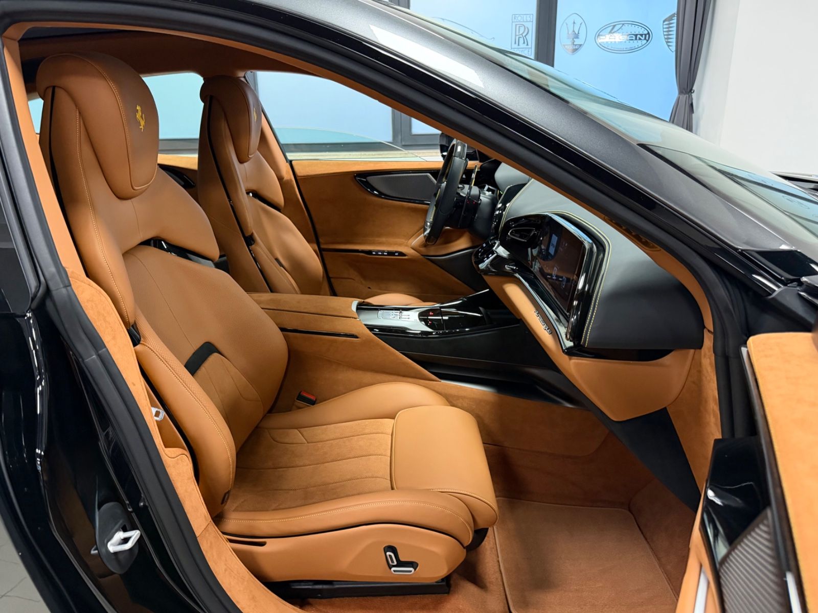 Fahrzeugabbildung Ferrari PUROSANGUE CARBON MASSAGE PANO PR26 LIFT READY!