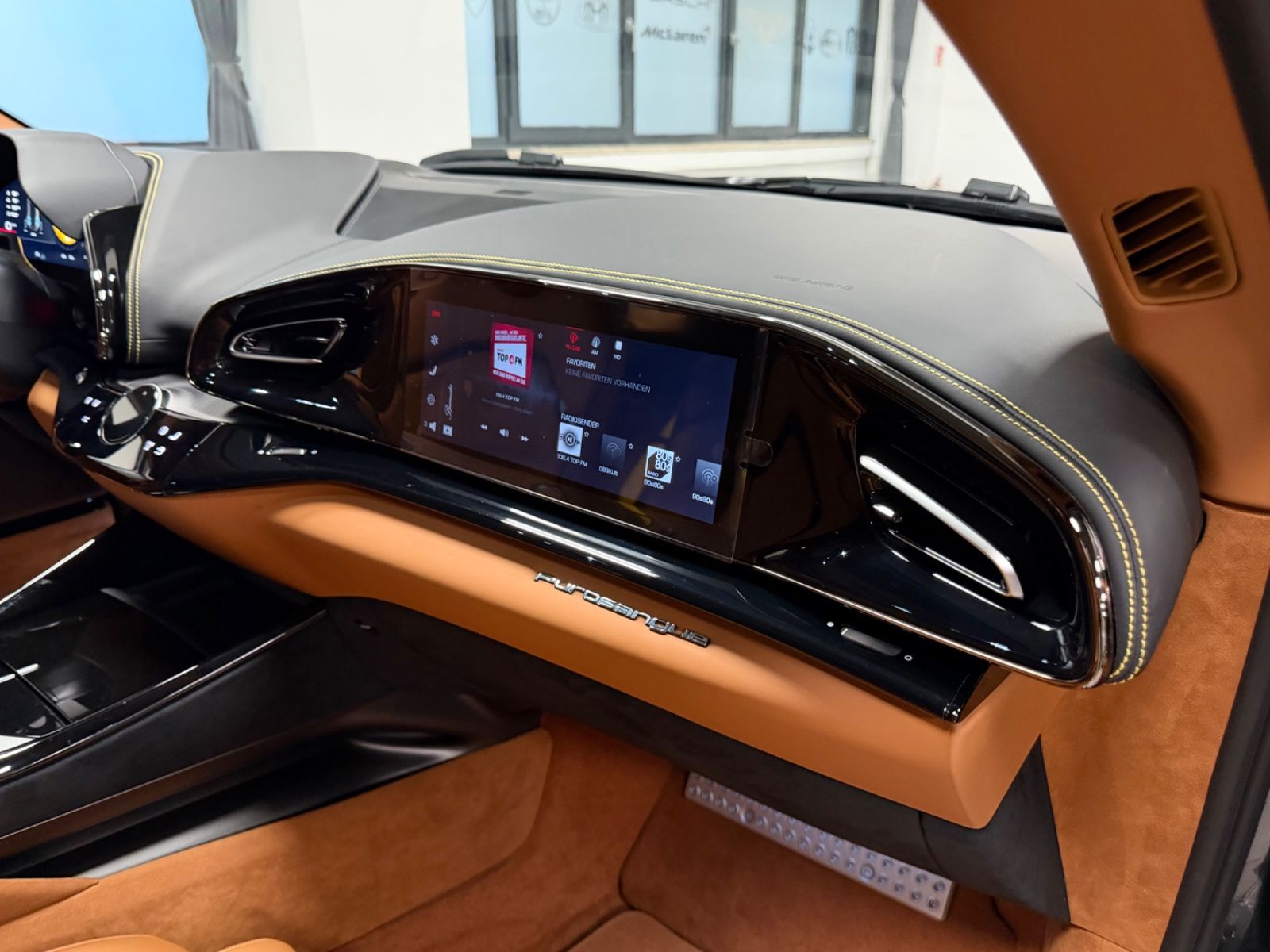 Fahrzeugabbildung Ferrari PUROSANGUE CARBON MASSAGE PANO PR26 LIFT READY!