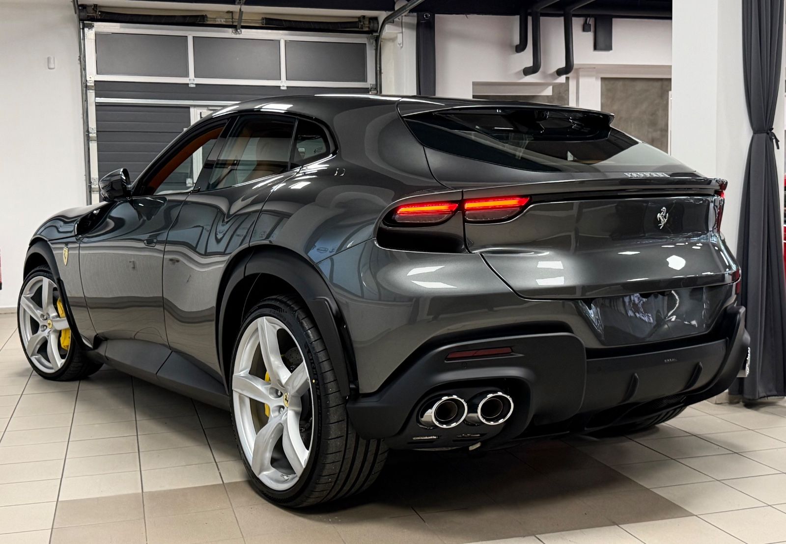 Fahrzeugabbildung Ferrari PUROSANGUE CARBON MASSAGE PANO PR26 LIFT READY!