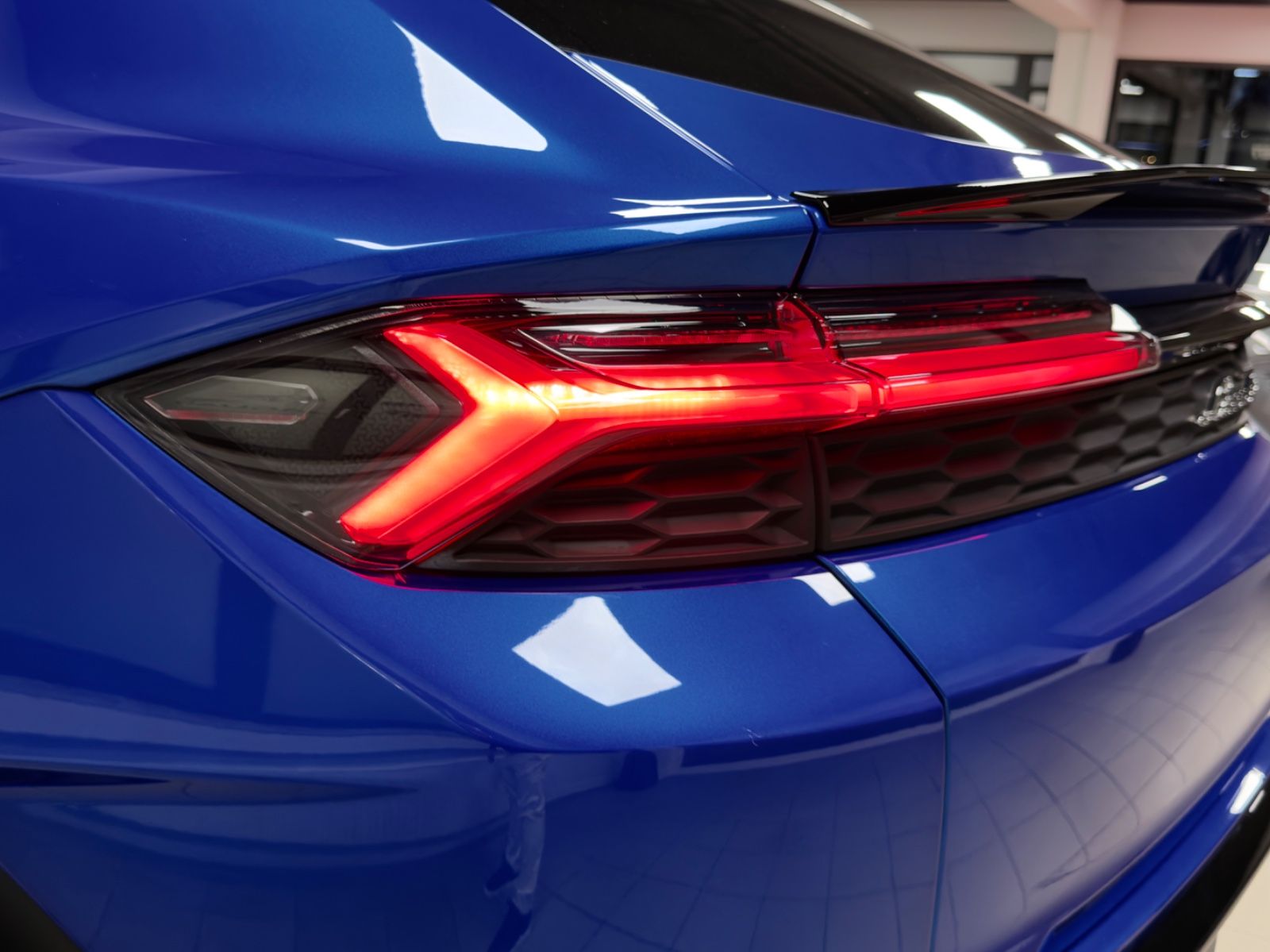 Fahrzeugabbildung Lamborghini URUS SE CARBON B&O MASSAGE PANO HEADUP FULLOPT!!