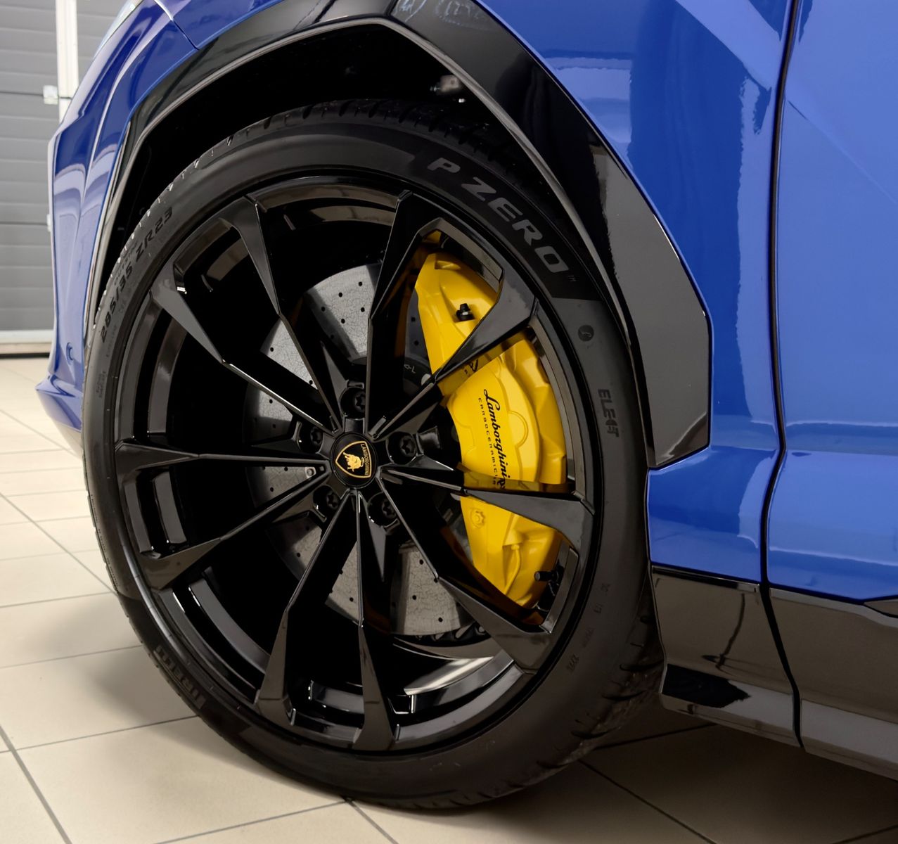 Fahrzeugabbildung Lamborghini URUS SE CARBON B&O MASSAGE PANO HEADUP FULLOPT!!