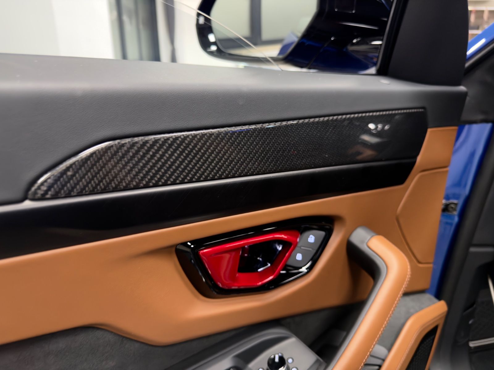 Fahrzeugabbildung Lamborghini URUS SE CARBON B&O MASSAGE PANO HEADUP FULLOPT!!