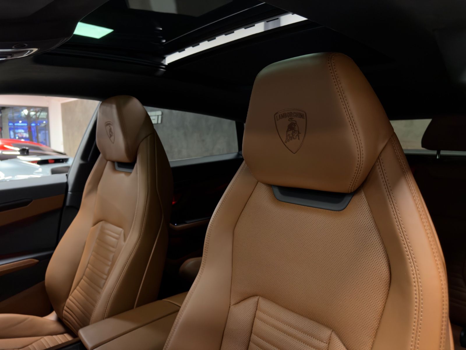 Fahrzeugabbildung Lamborghini URUS SE CARBON B&O MASSAGE PANO HEADUP FULLOPT!!