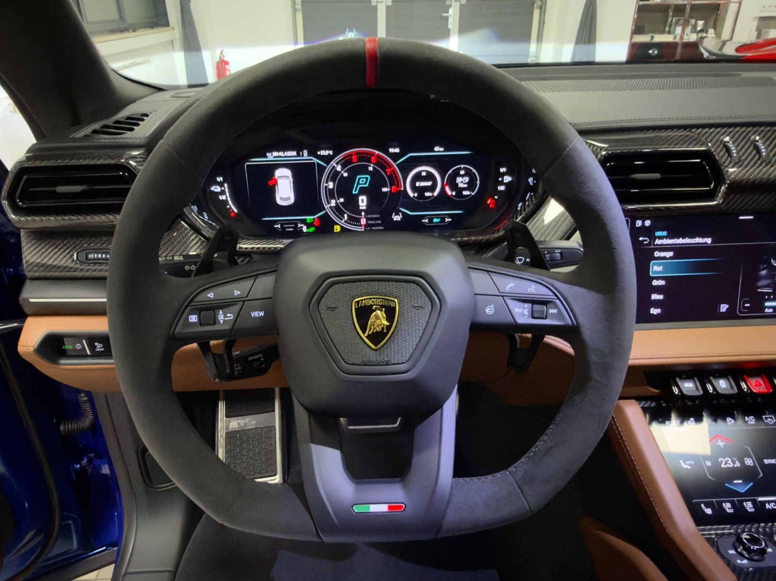 Fahrzeugabbildung Lamborghini URUS SE CARBON B&O MASSAGE PANO HEADUP FULLOPT!!